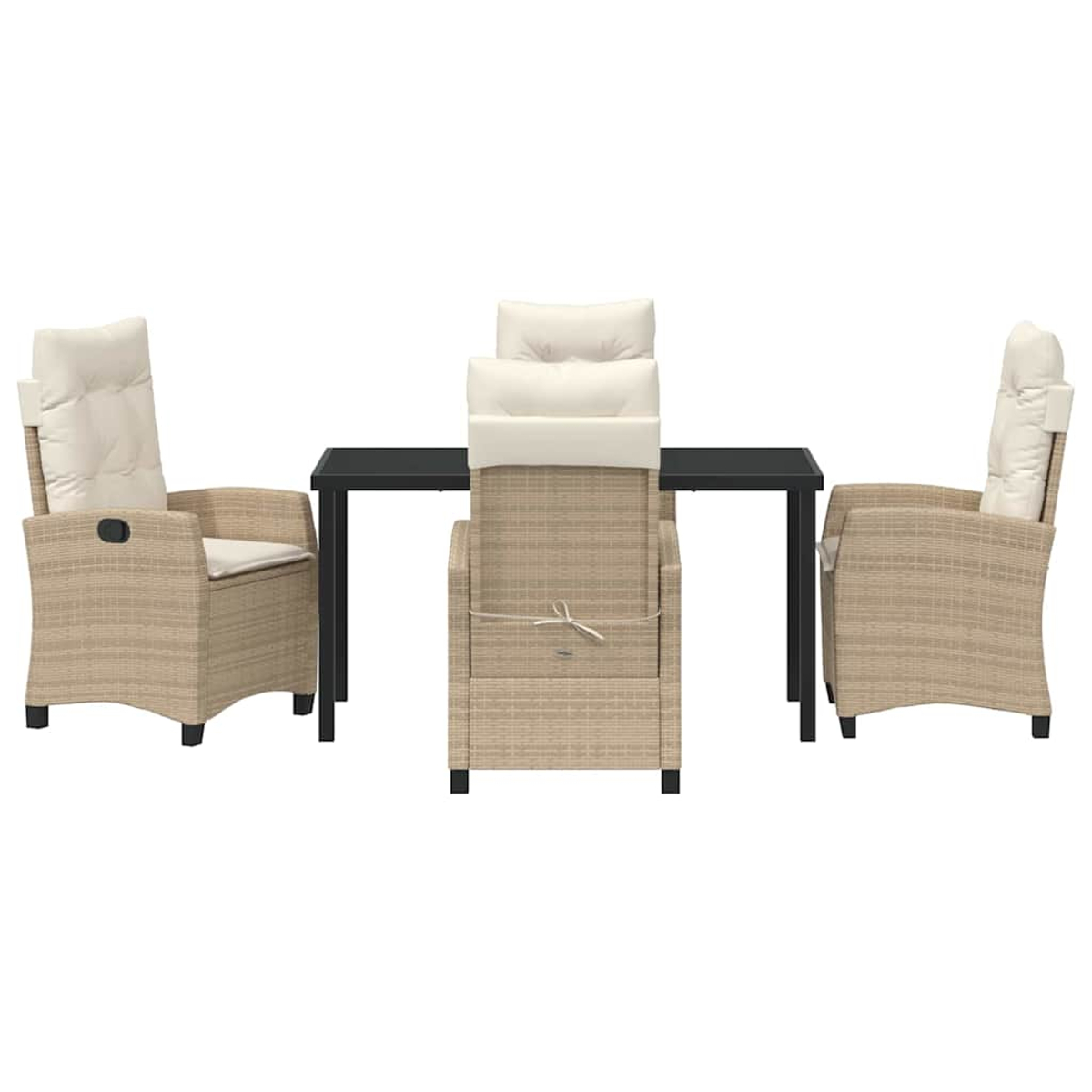 Set da patio con tavolo e tre sedie in vimini con cuscini color crema. Il tavolo è nero. Lo sfondo è bianco.