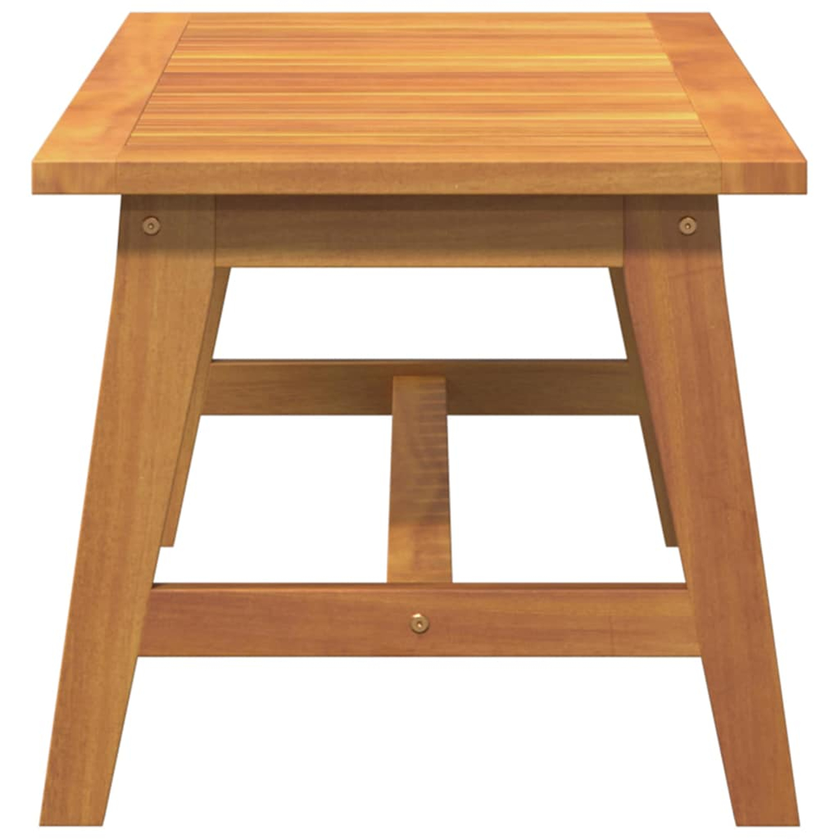 Ein Holztisch vor weißem Hintergrund. Er hat vier Beine und eine rechteckige Platte mit sichtbarer Holzmaserung.