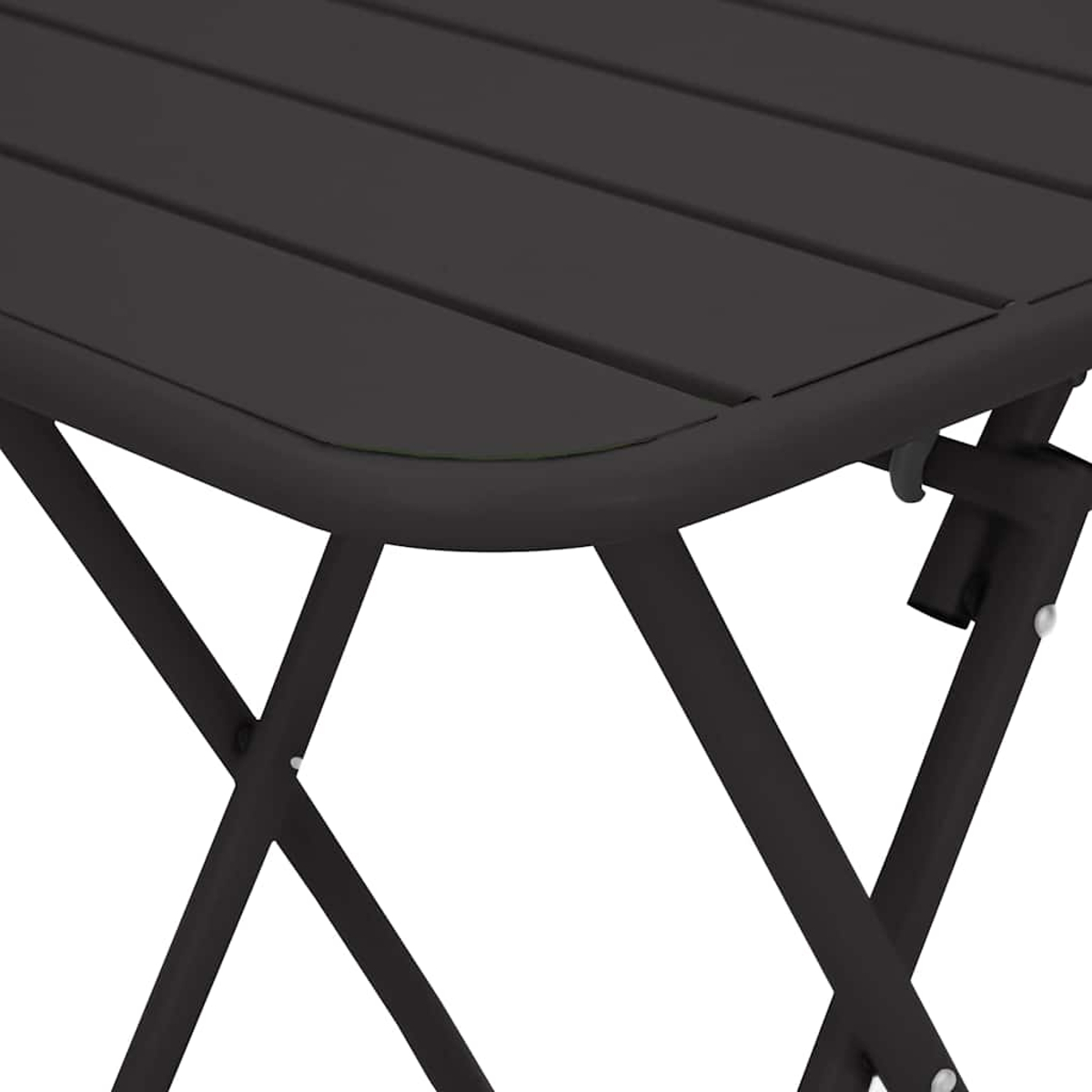 Primer plano de una mesa plegable negra. La mesa tiene lamas horizontales. Las patas forman una X, con fondo blanco.