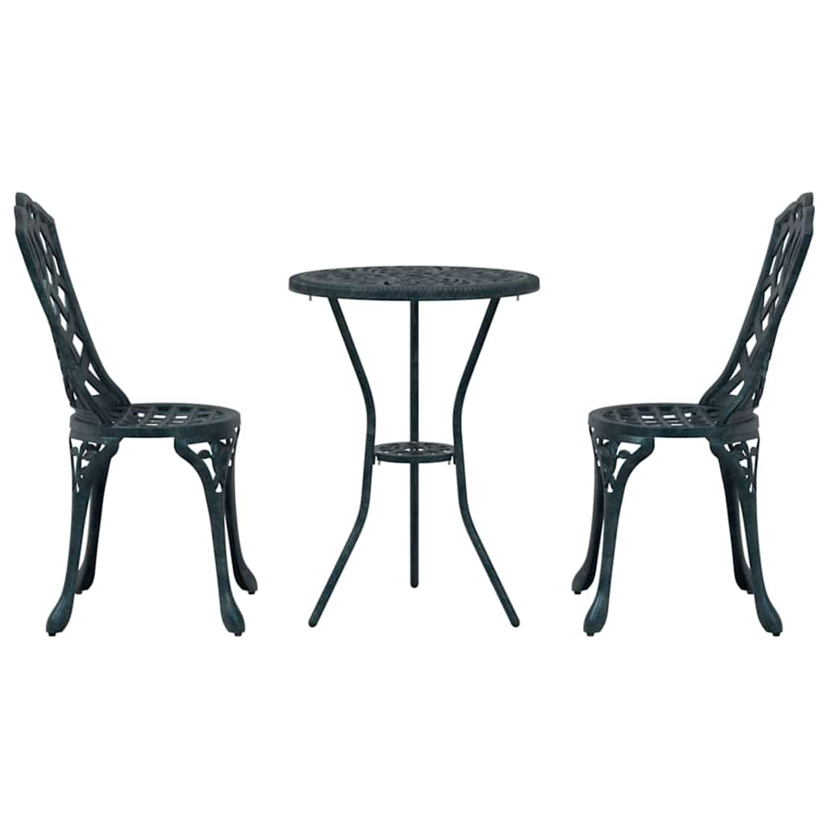 Ein tealfarbenes Metall-Terrassenset: ein kleiner runder Tisch und zwei passende Stühle, alle mit komplizierten Mustern, vor weißem Hintergrund.