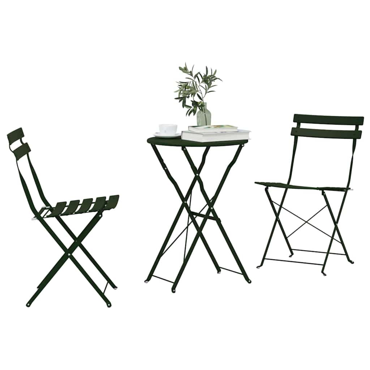 Ein dunkelgrünes Bistrotisch-Set mit einem kleinen runden Tisch, zwei Stühlen und einer Vase mit Grünzeug auf dem Tisch vor weißem Hintergrund.