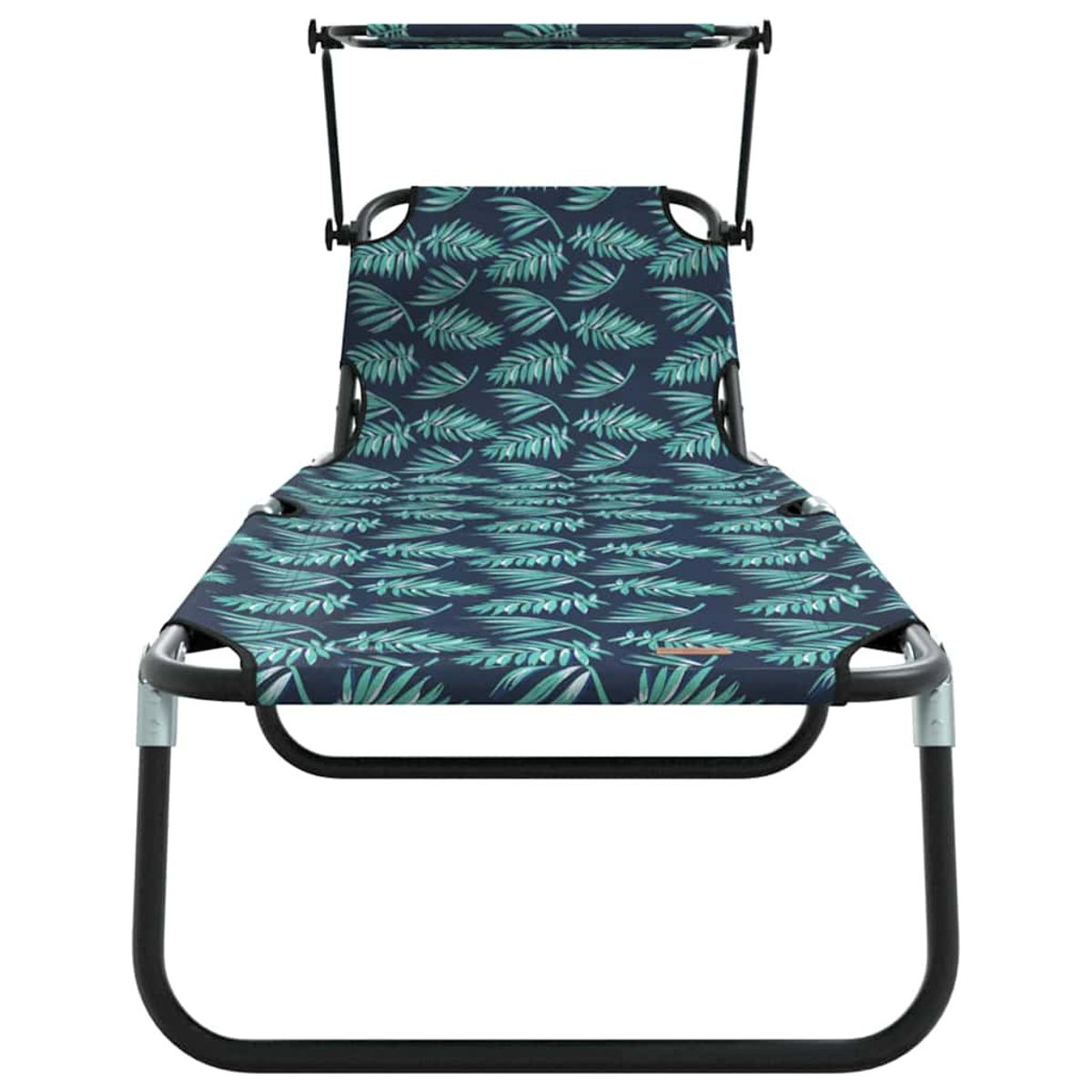 Ein Strandstuhl mit einem blau-grünen Blättermuster auf dem Stoff. Er hat einen schwarzen Rahmen und einen Sonnenschirm.