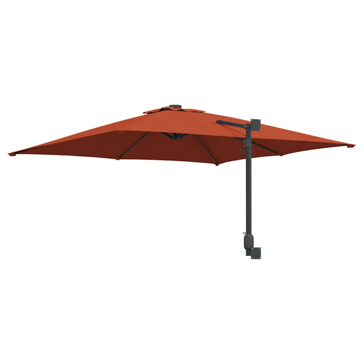 Ein orangefarbener quadratischer Ausleger-Sonnenschirm mit dunklem grauem Pfosten und Rahmen vor weißem Hintergrund.