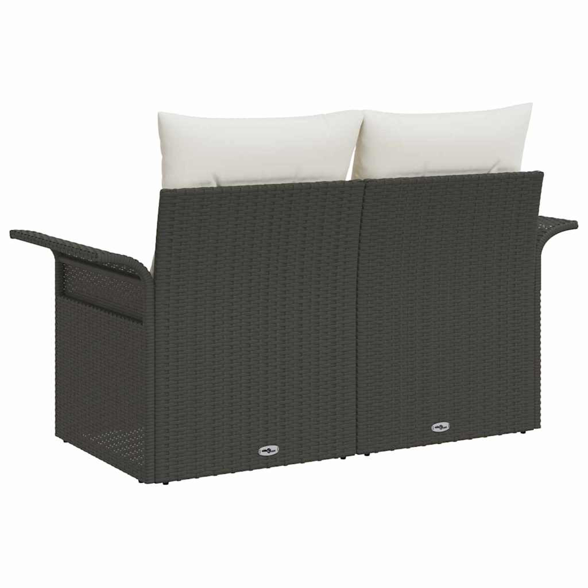 Dunkelgraues Korbmöbel mit zwei weißen Kissen. Das Sofa hat Armlehnen und wird von hinten gesehen. Es steht auf weißem Hintergrund.