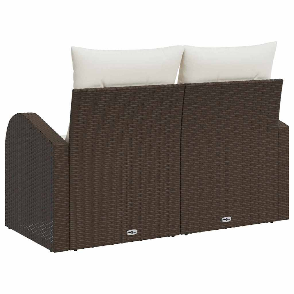 Ein braunes Korbmöbel-Sofa mit zwei weißen Kissen. Das Sofa wird von hinten und von der Seite gesehen.