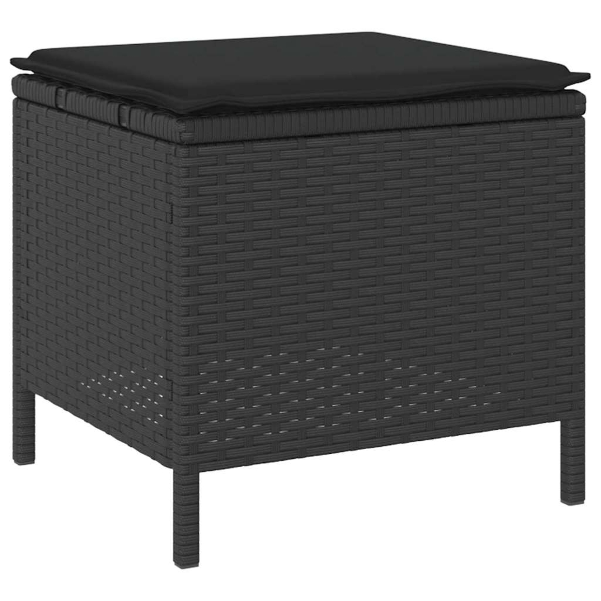 Ein schwarzer gewebter Hocker mit quadratischer Form und einem schwarzen Kissen oben. Er hat vier kurze Beine.