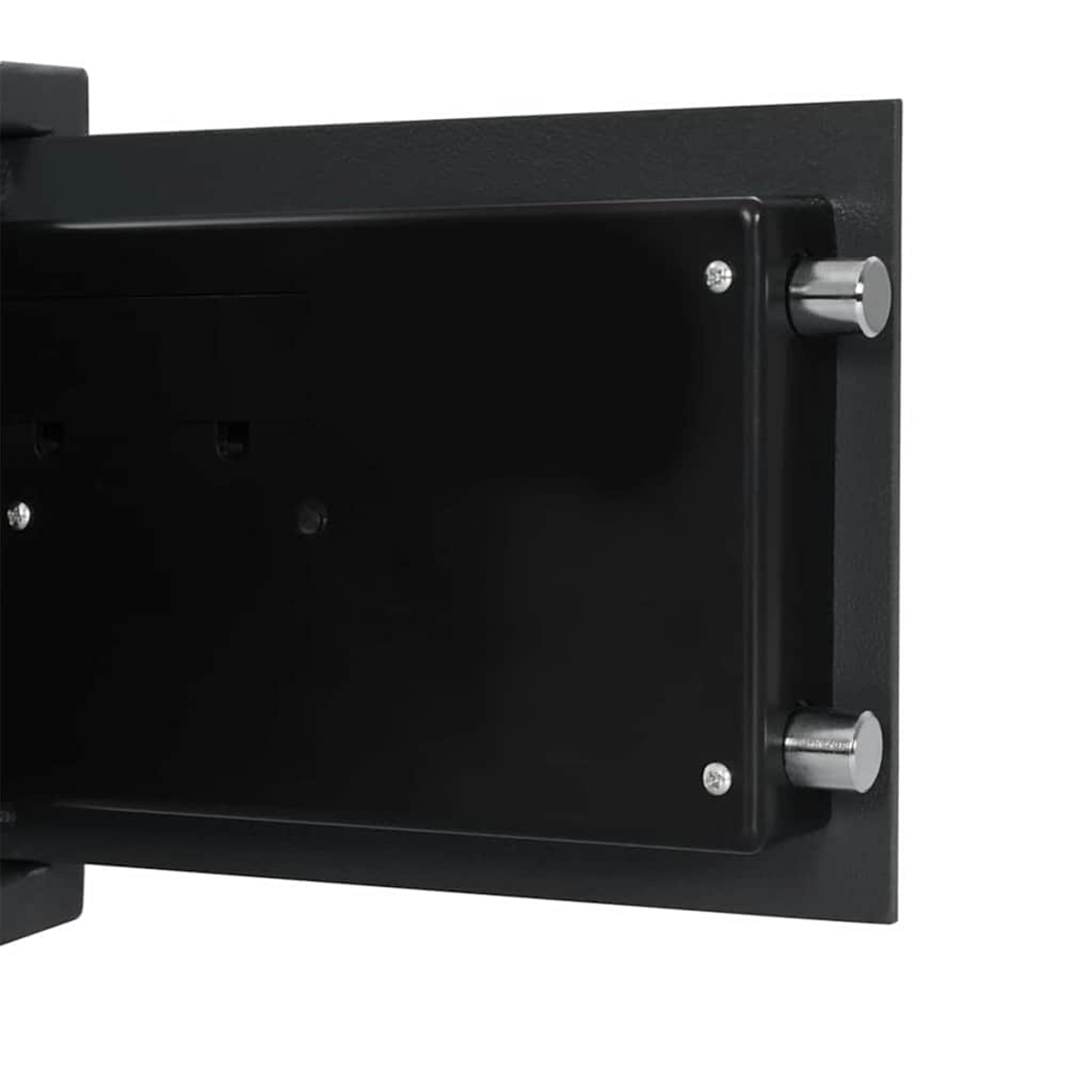 Primo piano dell'interno di una cassaforte nera, aperta. Bulloni cilindrici argentati visibili. La porta è aperta.