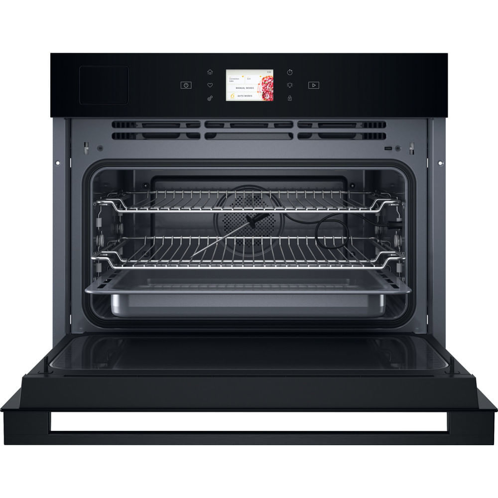 Forno nero a incasso con porta aperta. L'interno ha griglie e una teglia. Il display mostra le impostazioni. Cornice grigio scuro.