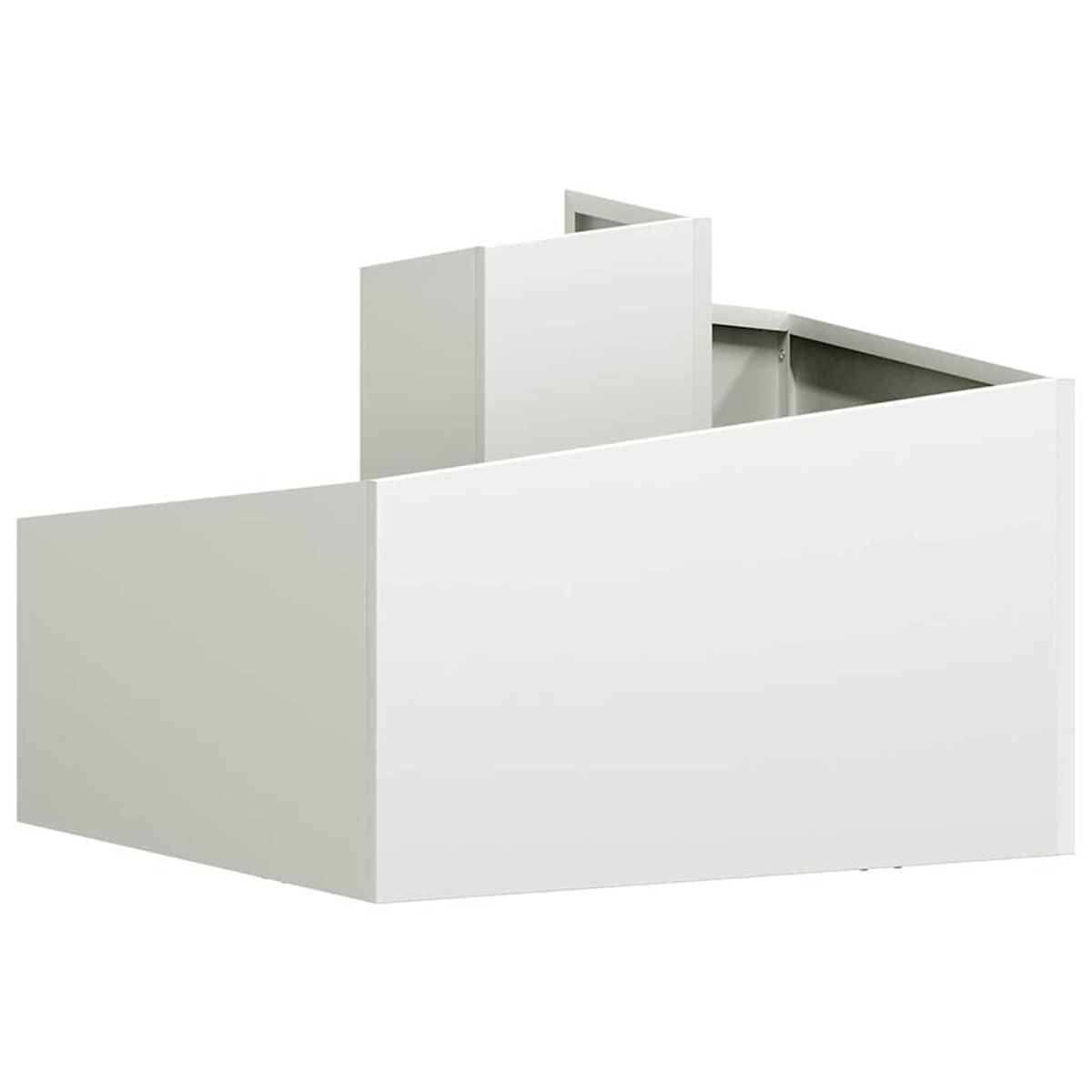 Una struttura bianca e angolare con più piani e livelli, su sfondo bianco, che suggerisce un modello architettonico.