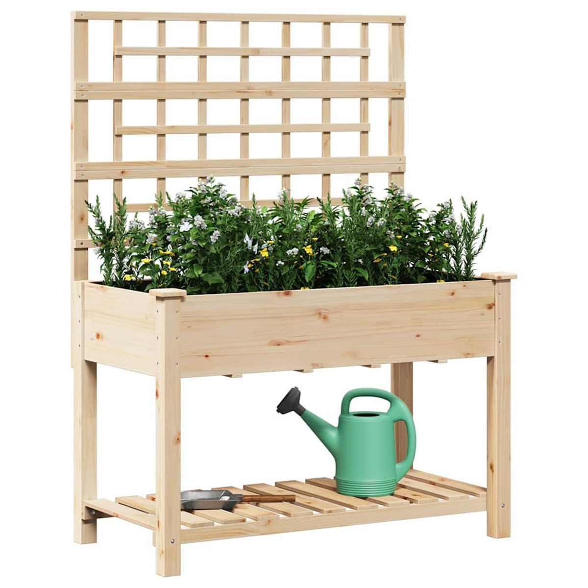 Fioriera in legno con fiori, traliccio. Un annaffiatoio verde e una cazzuola sono sotto. Il tutto su sfondo bianco.