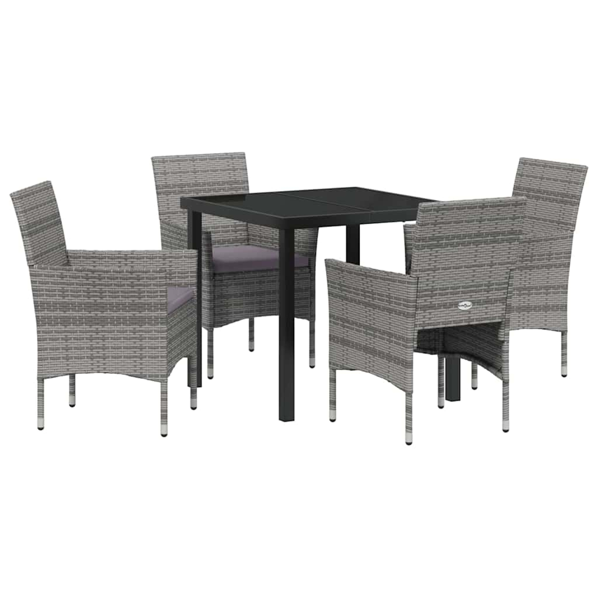 Un set da patio grigio intrecciato con quattro sedie e un tavolo quadrato nero. Le sedie hanno cuscini grigi.