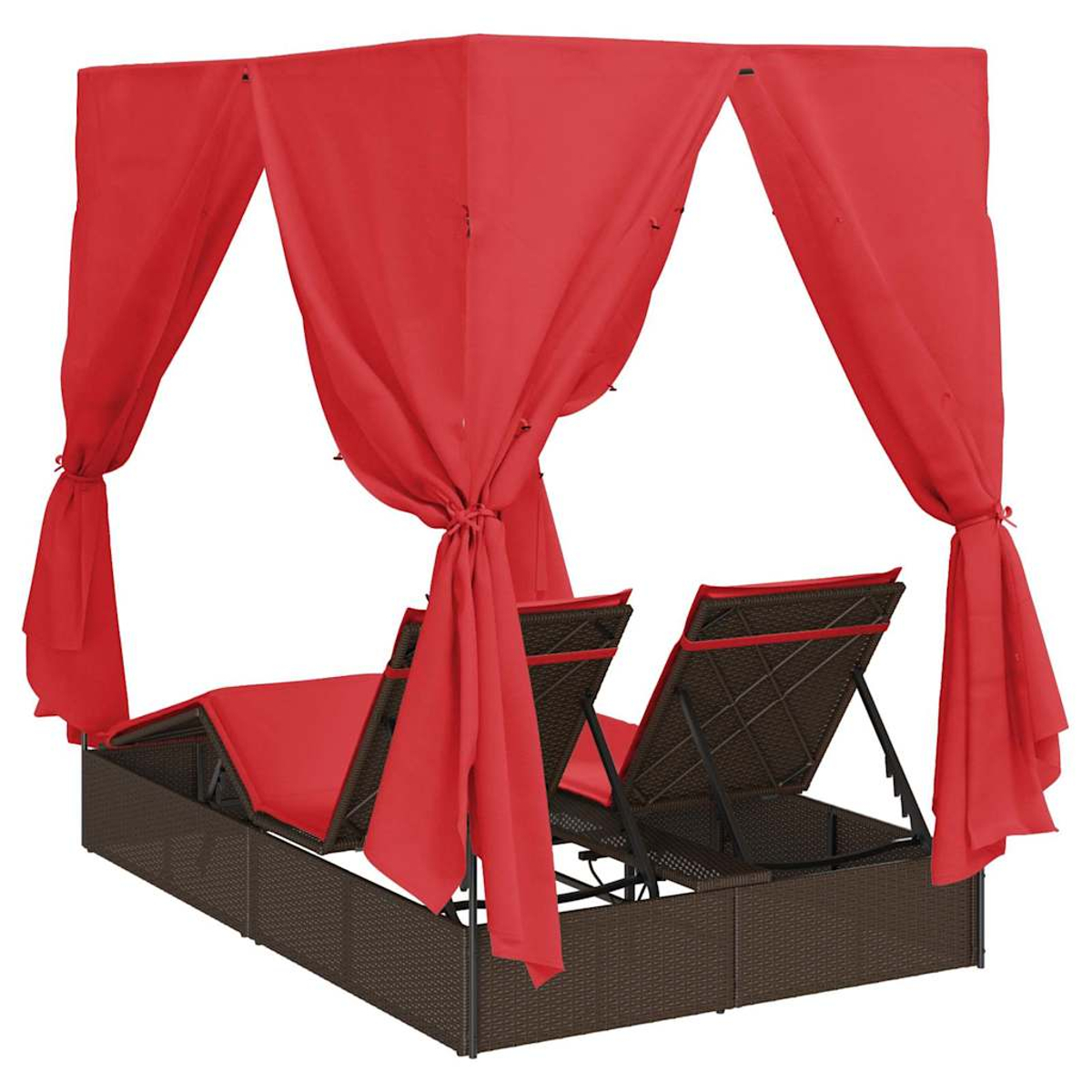 Ein doppeltes Outdoor-Daybed mit rotem Baldachin und Vorhängen. Das Bett hat zwei Liegestühle mit roten Kissen. Brauner Korbrahmen.