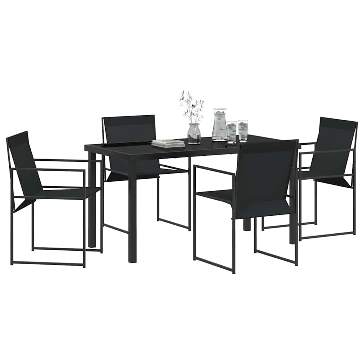 Ein schwarzes Ess-Set für den Außenbereich mit Tisch, vier Stühlen und Gegenständen auf dem Tisch, vor weißem Hintergrund.