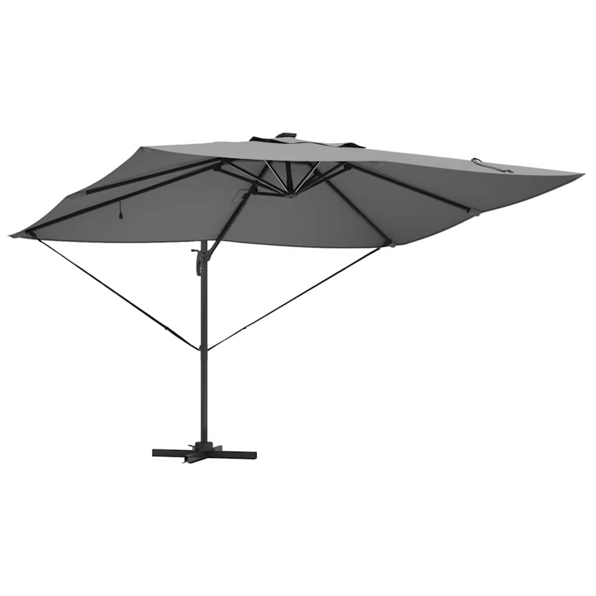 Ein grauer, quadratischer Sonnenschirm. Er hat eine schwarze Stange und einen Sockel. Der Schirm ist geöffnet und leicht abgewinkelt.