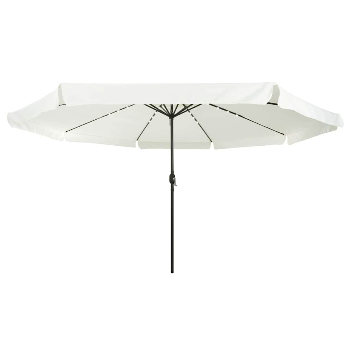 Un ombrellone bianco è aperto su sfondo bianco. L'ombrellone ha un palo e una struttura di supporto neri.