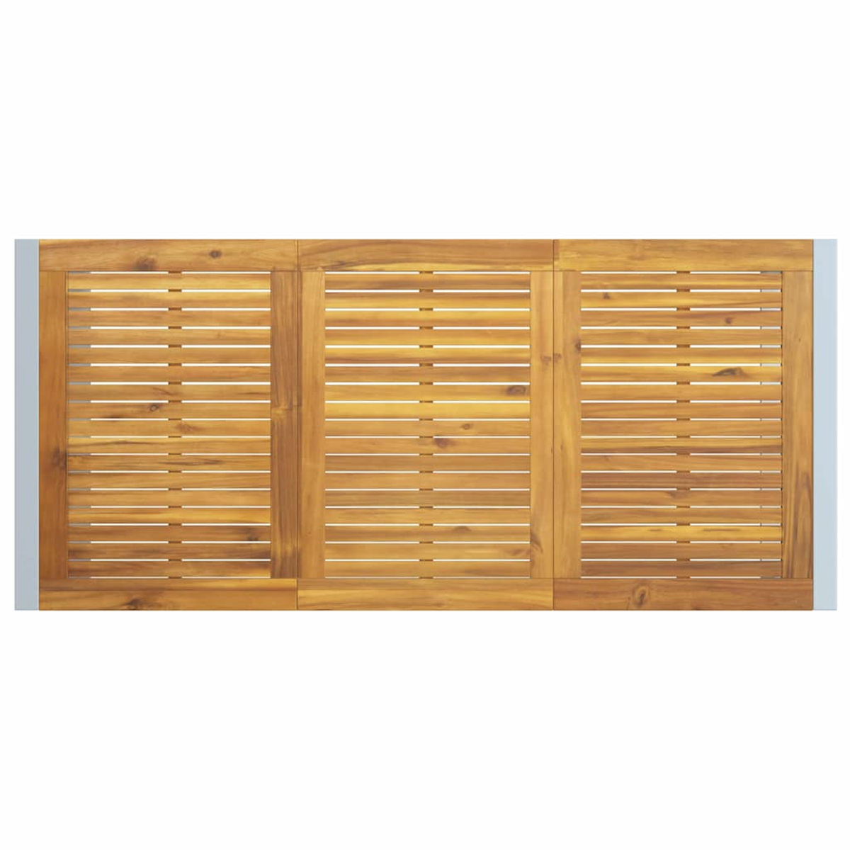 Panel de madera con lamas horizontales. Tres secciones de madera conectadas, con vetas visibles y enmarcadas con madera más oscura.