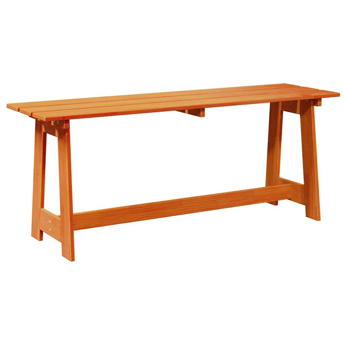 Eine Holzbank in orange-braun. Sie hat eine Sitzfläche aus Latten, A-förmige Beine und einen horizontalen Stützbalken.
