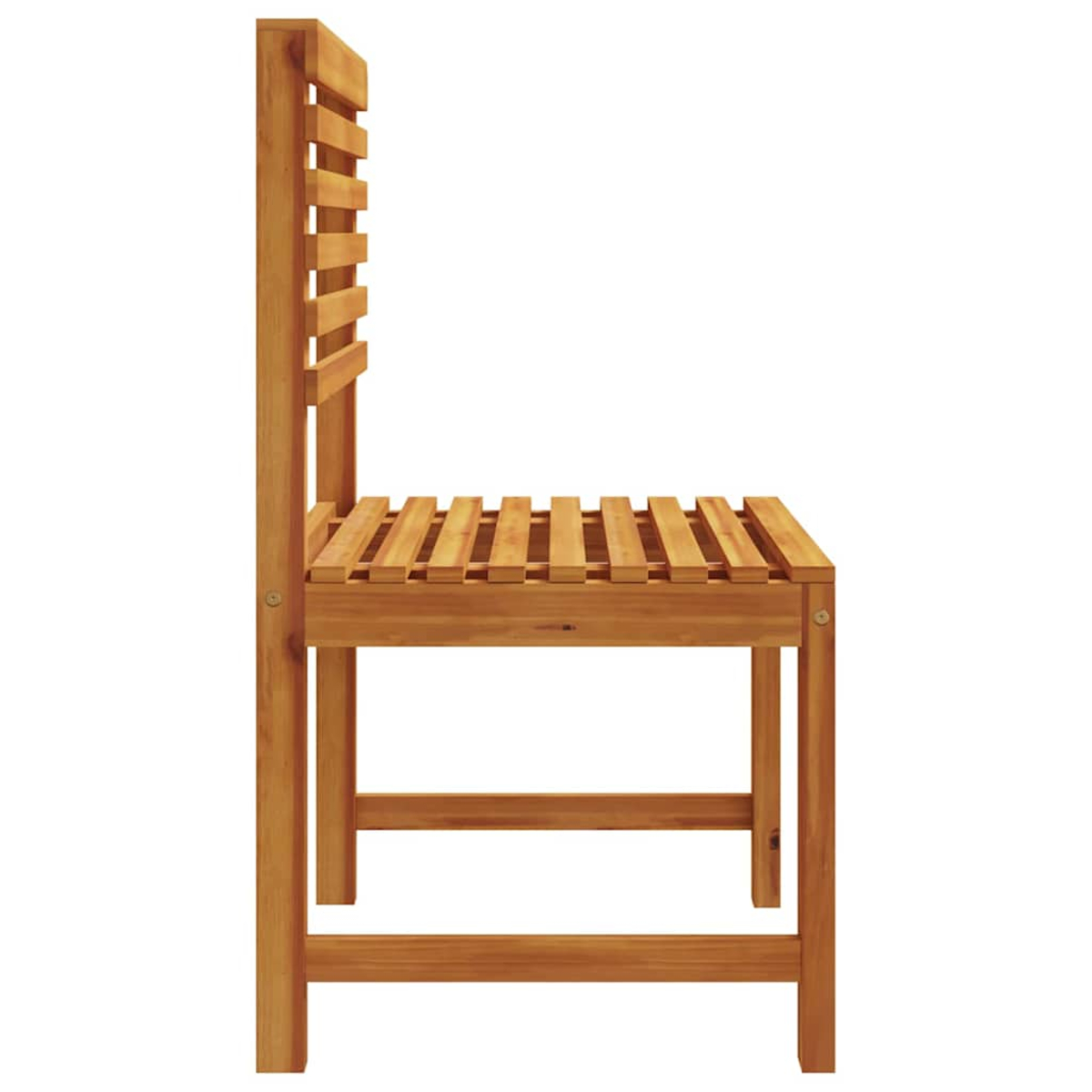 Seitenansicht eines Holzstuhls. Der Stuhl hat eine Sitzfläche und eine Rückenlehne aus Latten. Die Beine sind gerade. Das Holz ist hellbraun.