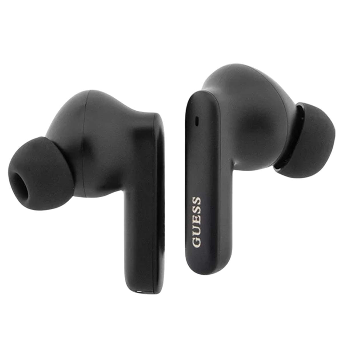 Due auricolari Guess neri. Uno con il logo Guess. Sono wireless e hanno un design elegante. Lo sfondo è bianco.