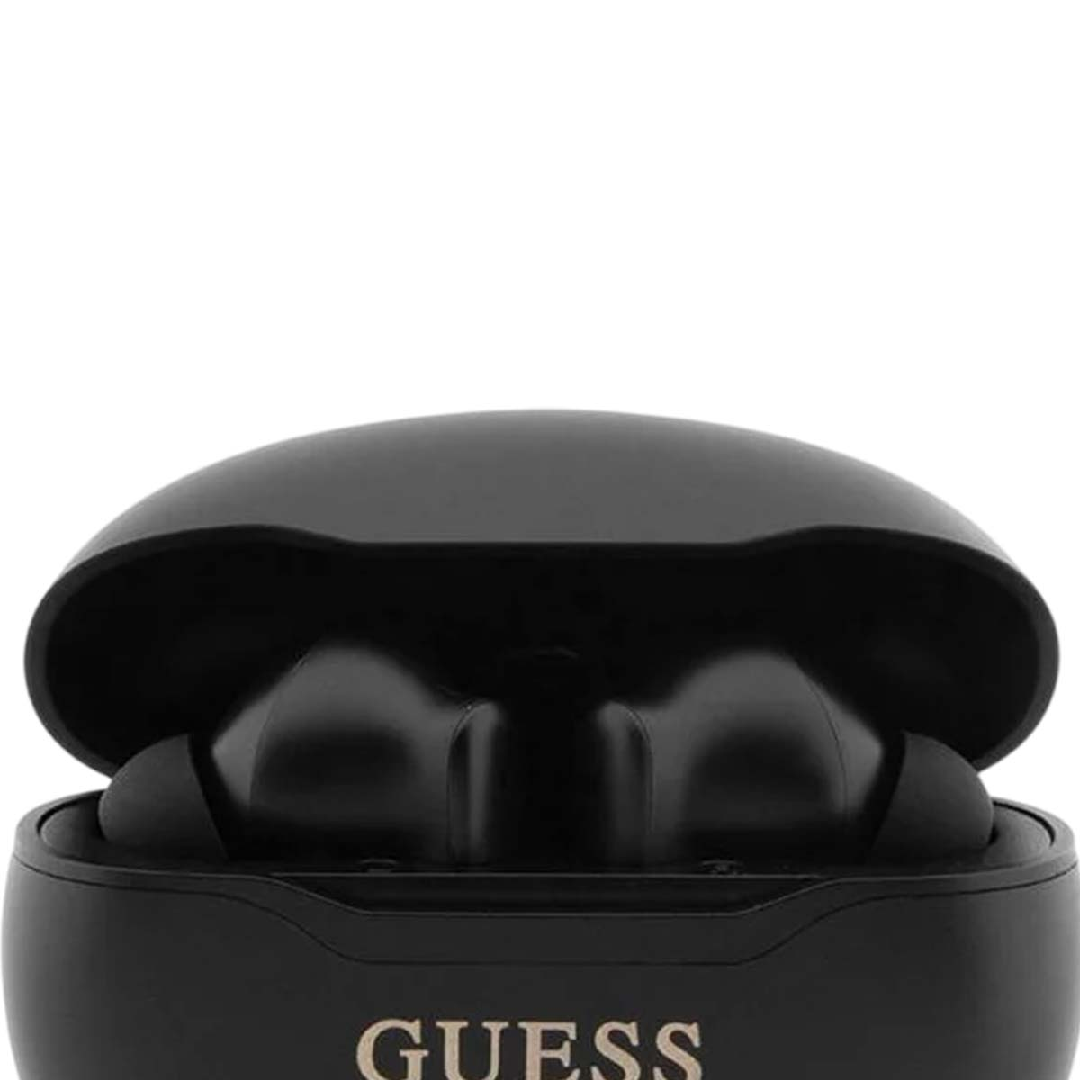 Auricolari Guess neri in una custodia di ricarica nera aperta. Il nome del marchio è visibile in basso.