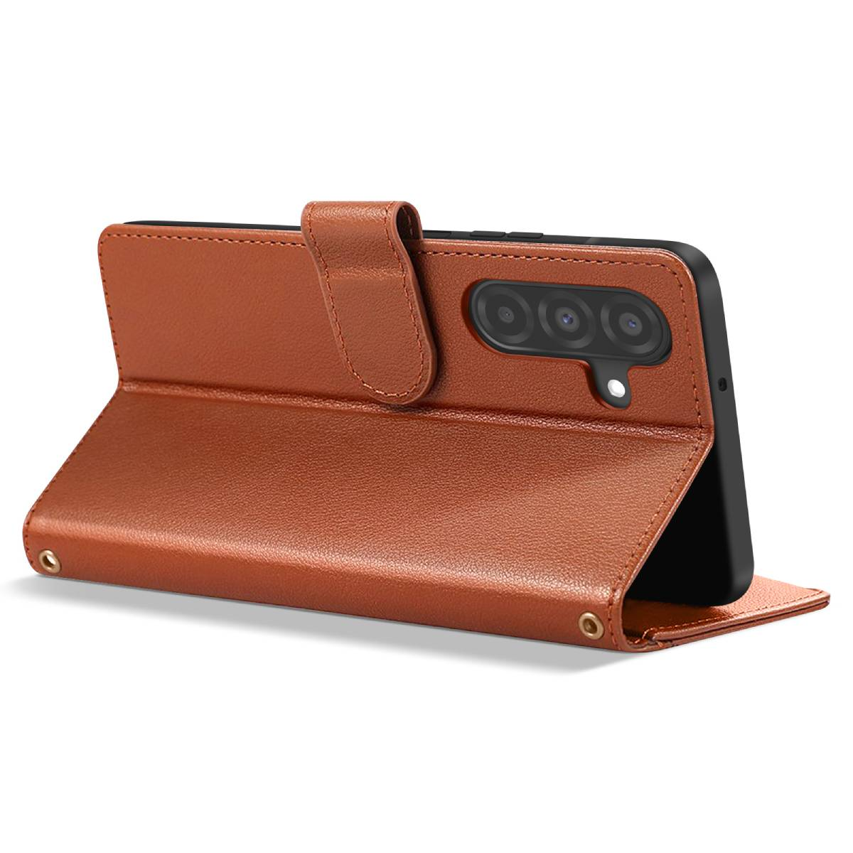 Una custodia per telefono in pelle marrone, aperta per mostrare il telefono. Il telefono ha tre fotocamere ed è nero. La custodia ha una chiusura magnetica.