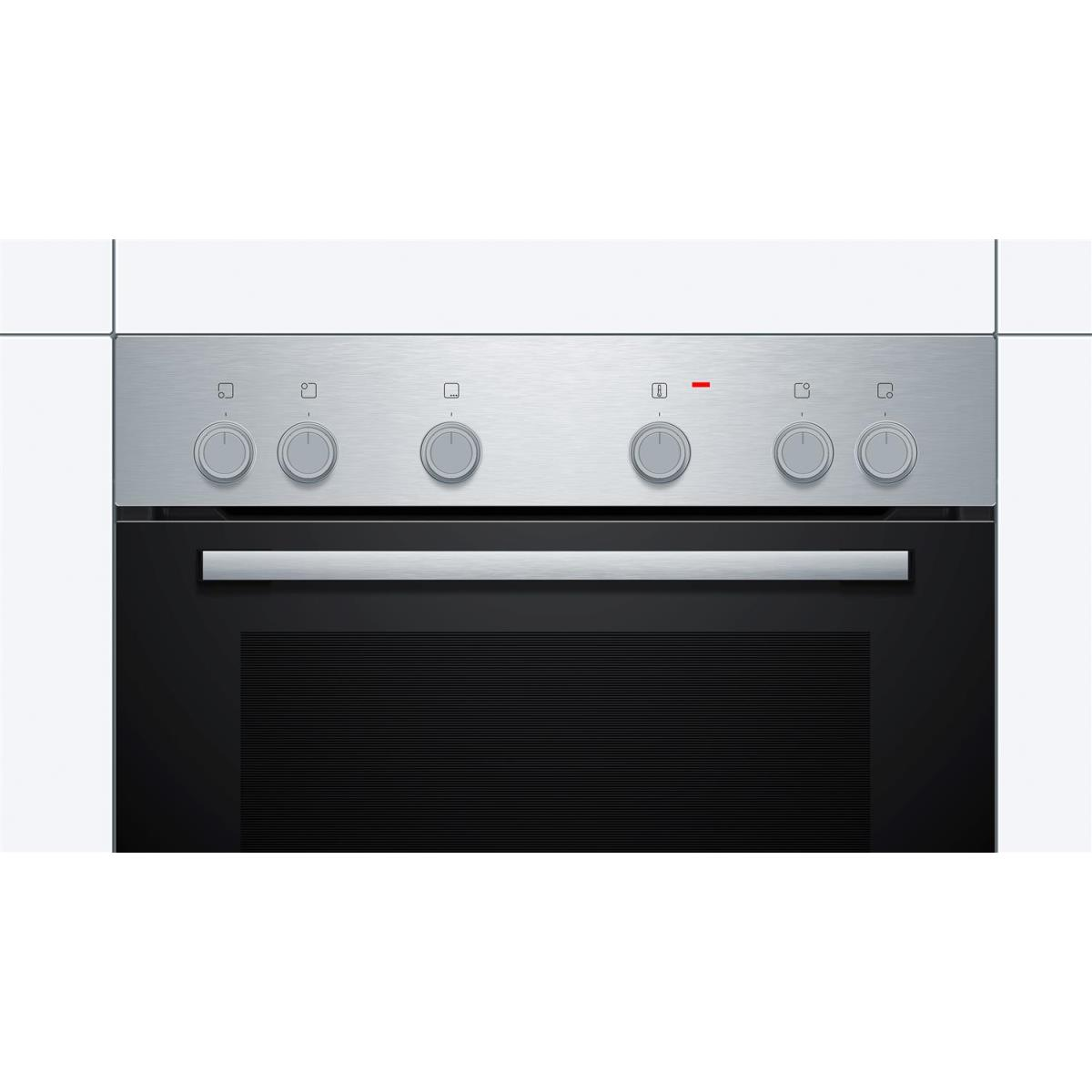 Ein Edelstahlbackofen mit Knöpfen und einer schwarzen Tür. Ein rotes Licht leuchtet. Der Ofen ist in einen weißen Schrank eingebaut.