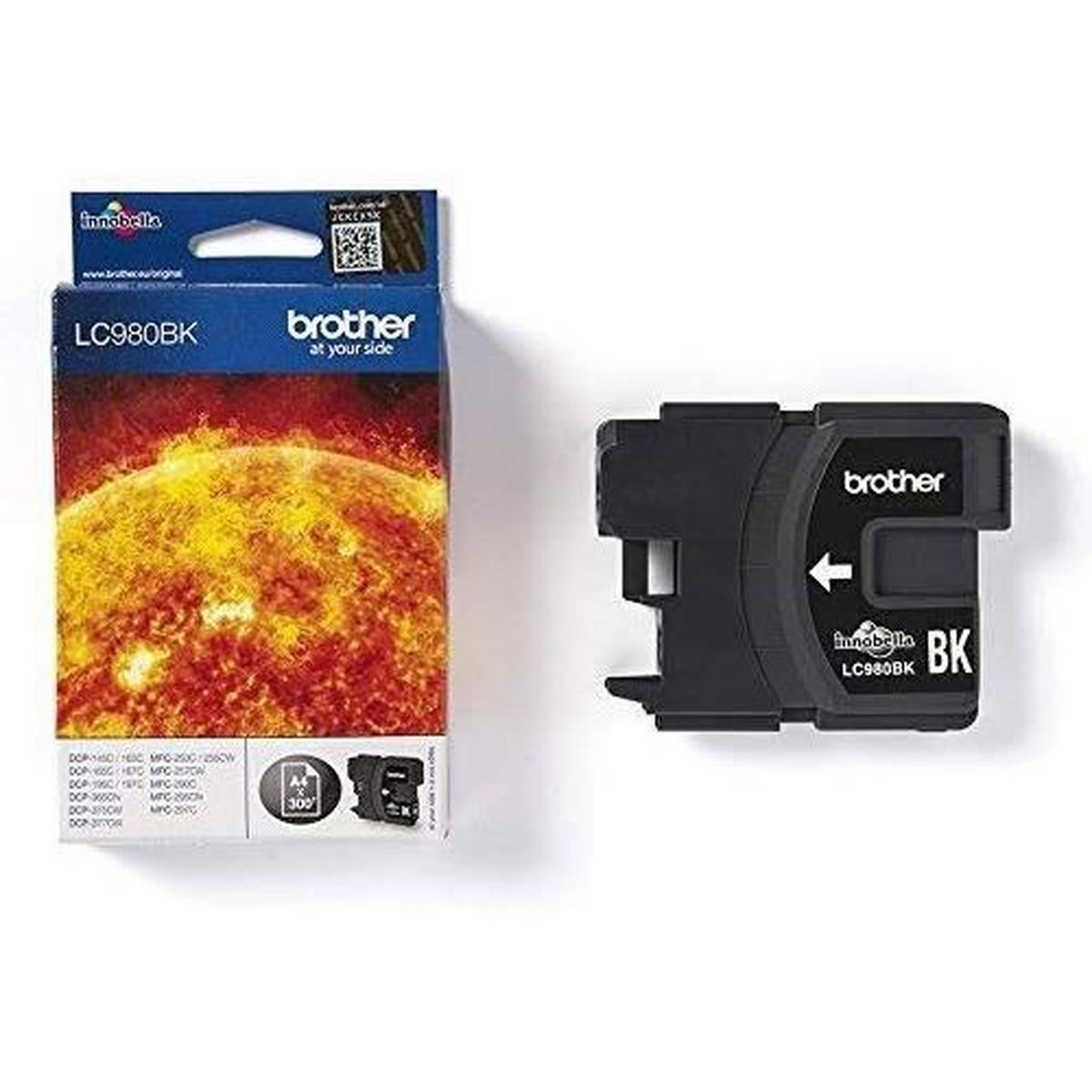 Une cartouche d'encre Brother LC980BK et sa boîte. La boîte a une image du soleil. La cartouche est noire avec le logo Brother.