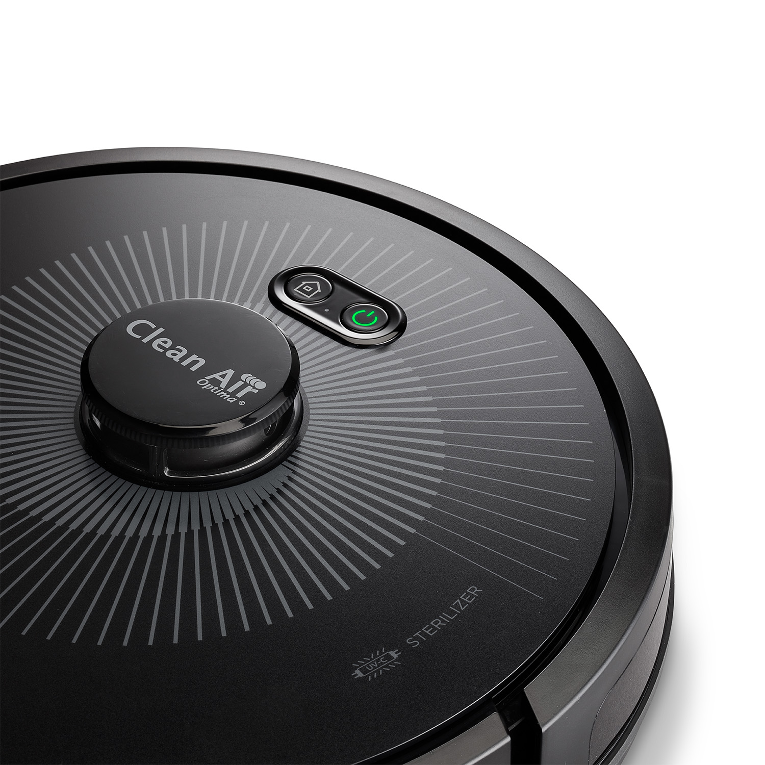 Un aspirateur robot noir et gris. Il comporte un bouton d'alimentation, un bouton d'accueil et la marque "Clean Air Optima".