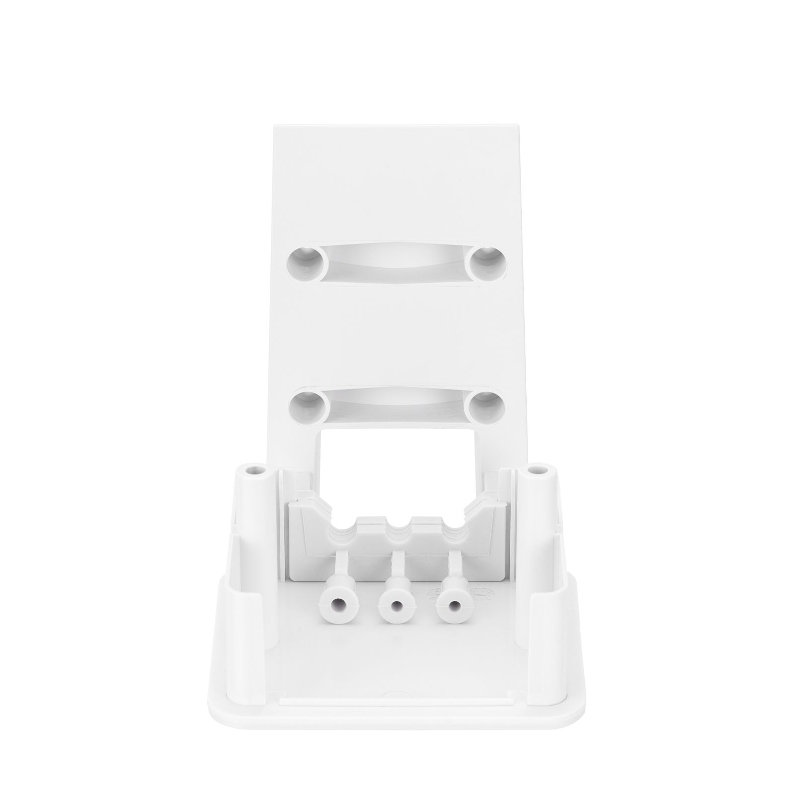 Białe plastikowe urządzenie z otworami i szczelinami. Tło białe.