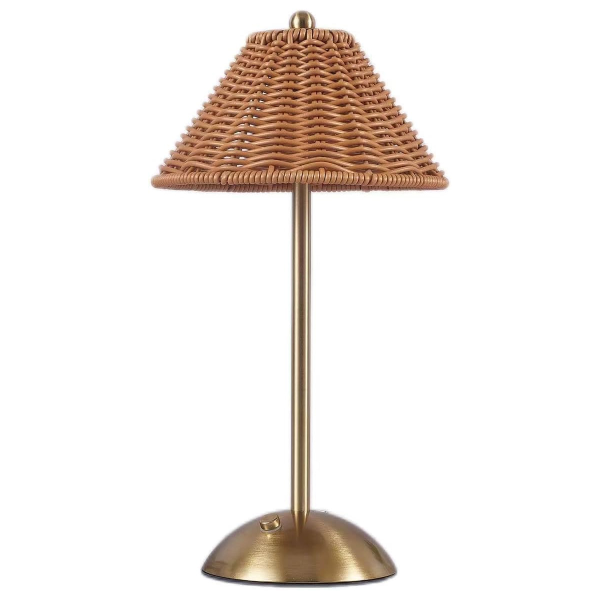 Eine Tischlampe mit gewebtem Lampenschirm, Messingstiel und -fuß. Der Lampenschirm ist hellbraun. Der Sockel ist rund.