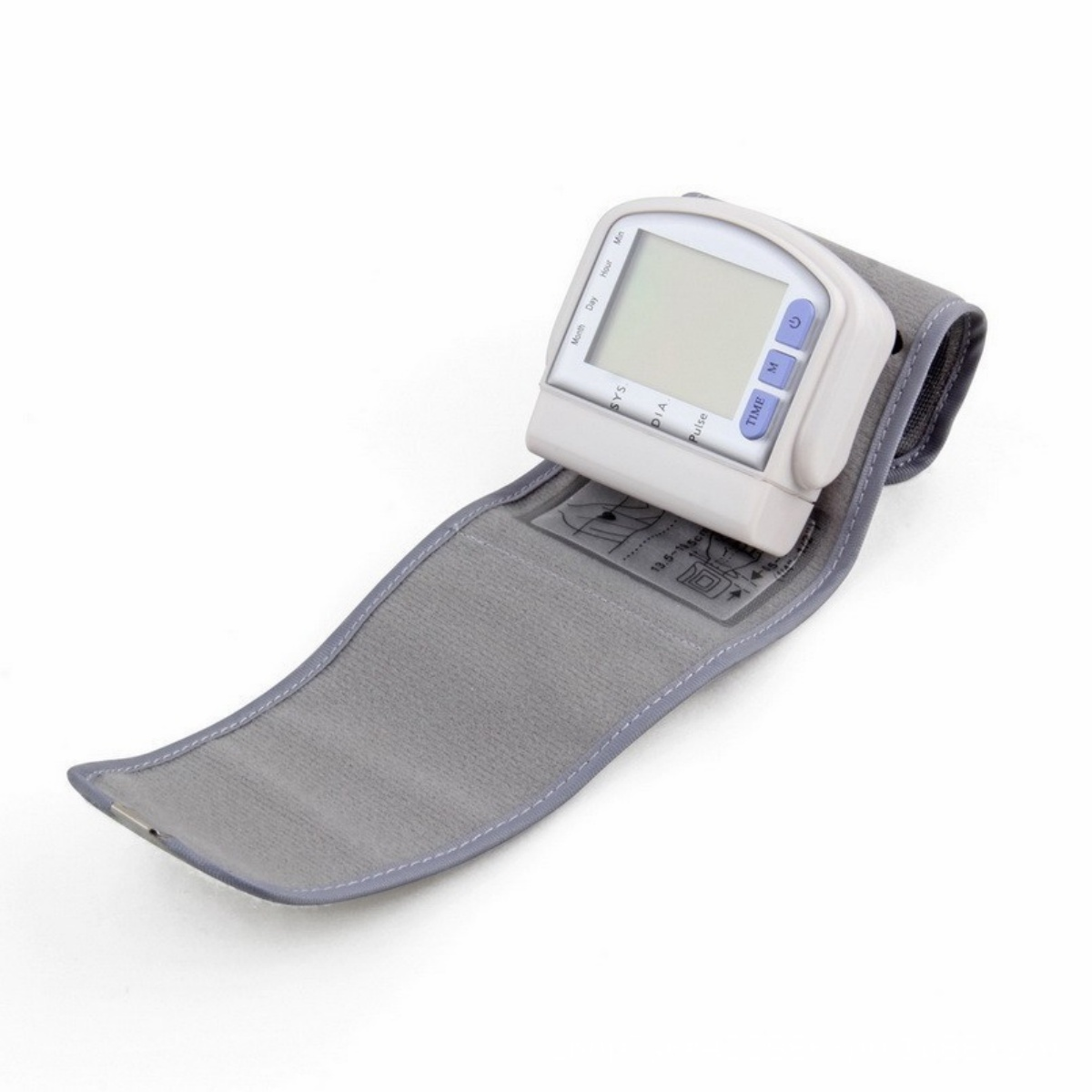 Ein Blutdruckmessgerät mit grauer Manschette und weißem Digitaldisplay. Der Bildschirm zeigt Zeit- und Pulswerte.