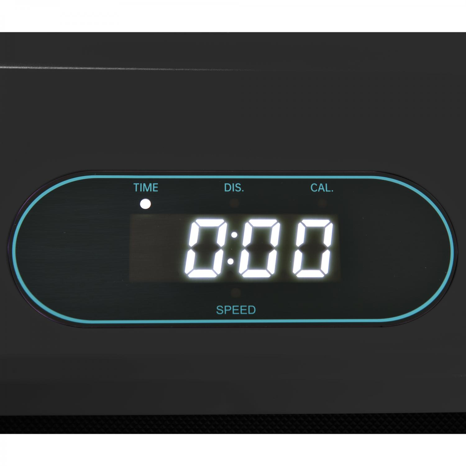 Eine schwarze Laufbandkonsole zeigt 0:00 an. Beschriftet mit Zeit, Distanz, Kalorien und Geschwindigkeit. Das Display ist blau umrandet.