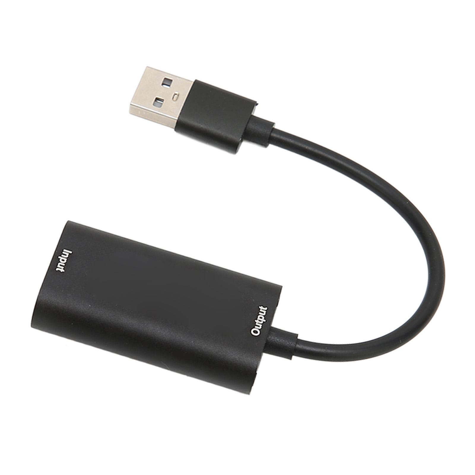 Ein schwarzer USB-Adapter mit einem USB-Anschluss und einer rechteckigen Box mit der Aufschrift 'Input' und 'Output'.