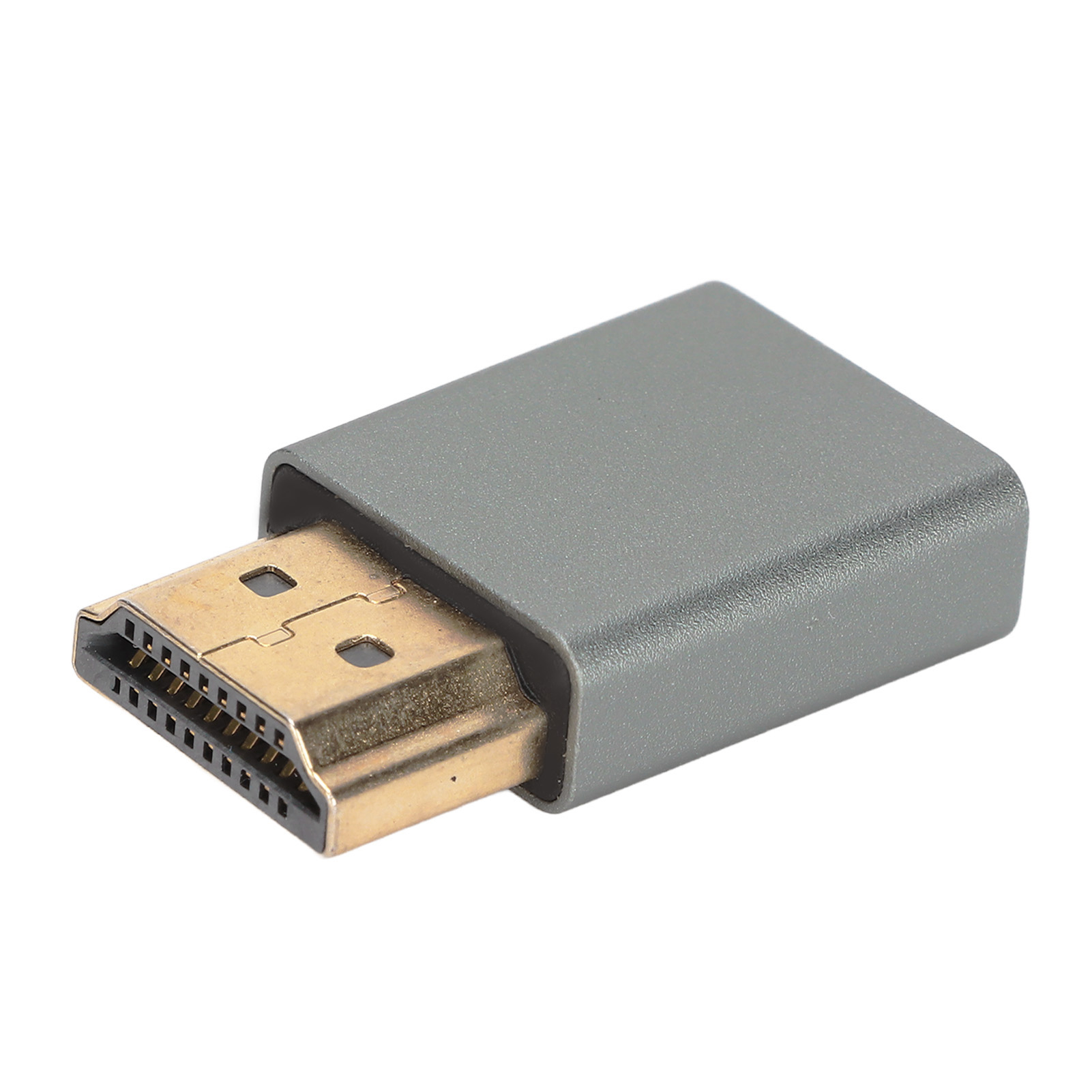 Ein HDMI-Adapter mit einem goldfarbenen Stecker und einem grauen, rechteckigen Gehäuse. Der Hintergrund ist weiß.