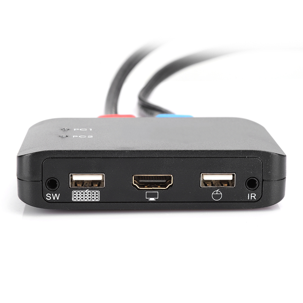 Schwarzer HDMI-Switch mit USB-Anschlüssen, Kabeln und rot/blauen Tasten. Oben PC1/PC2-Anzeigen, vorne SW- und IR-Anschlüsse.