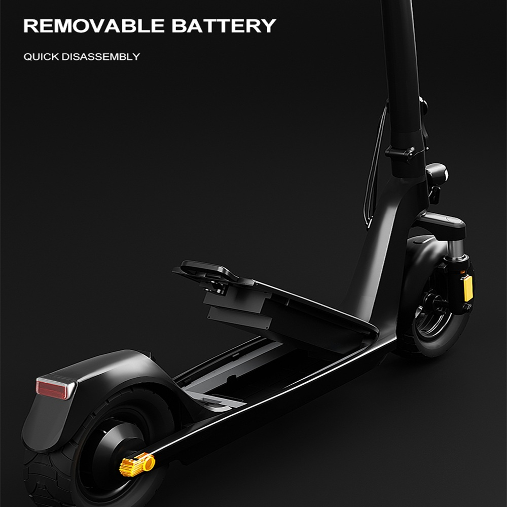 Monopattino elettrico nero con vano batteria aperto. Lo scooter è su uno sfondo scuro. Il testo in alto dice 'Batteria rimovibile'.