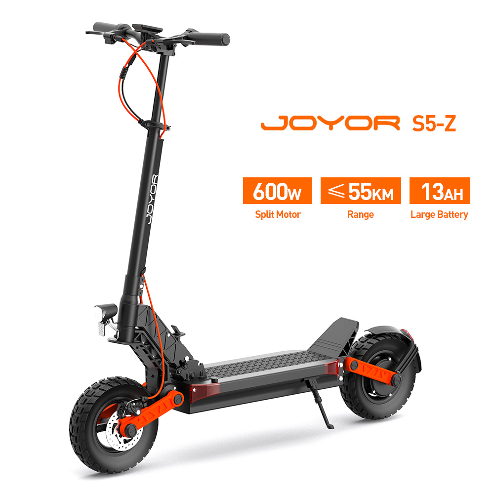 Scooter elettrico nero e arancione. Modello JOYOR S5-Z. Dettagli: 600W, autonomia 55KM e batteria 13AH.