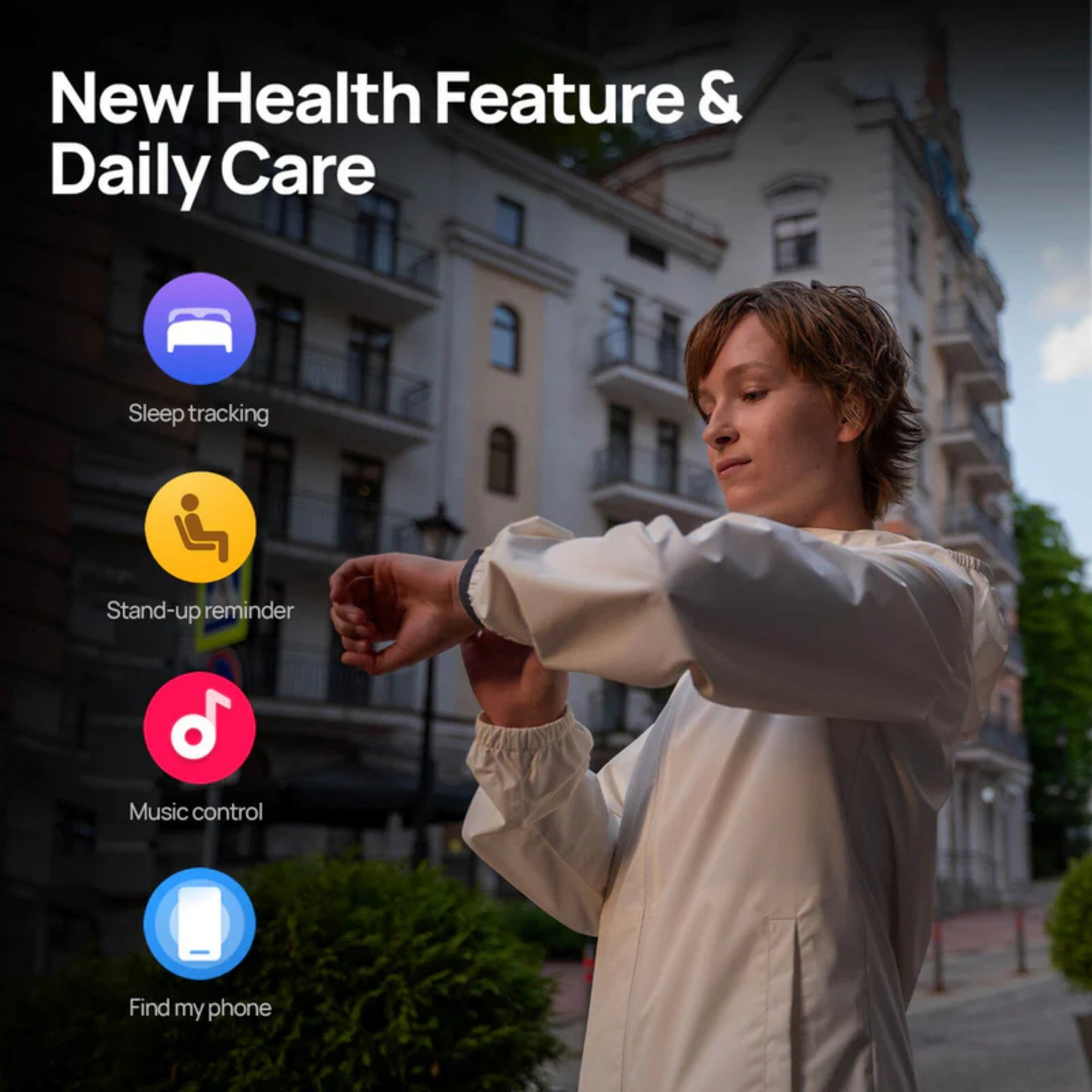 Osoba w białej kurtce sprawdza swój smartwatch. Ekran pokazuje funkcje zdrowotne, takie jak śledzenie snu i kontrola muzyki.