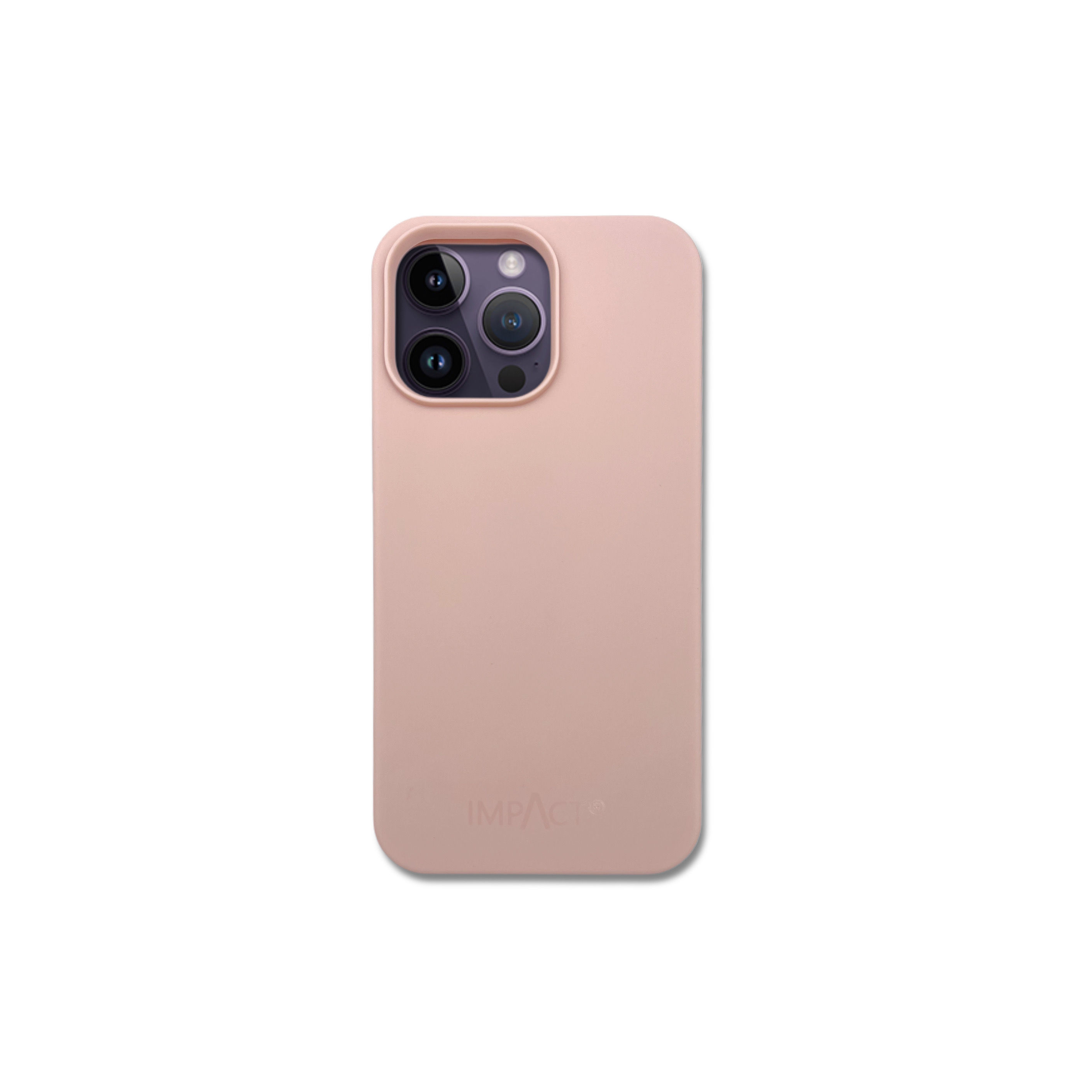 Una custodia rosa per telefono su sfondo bianco. Ha un'area fotocamera con più lenti e il marchio IMPACTO.