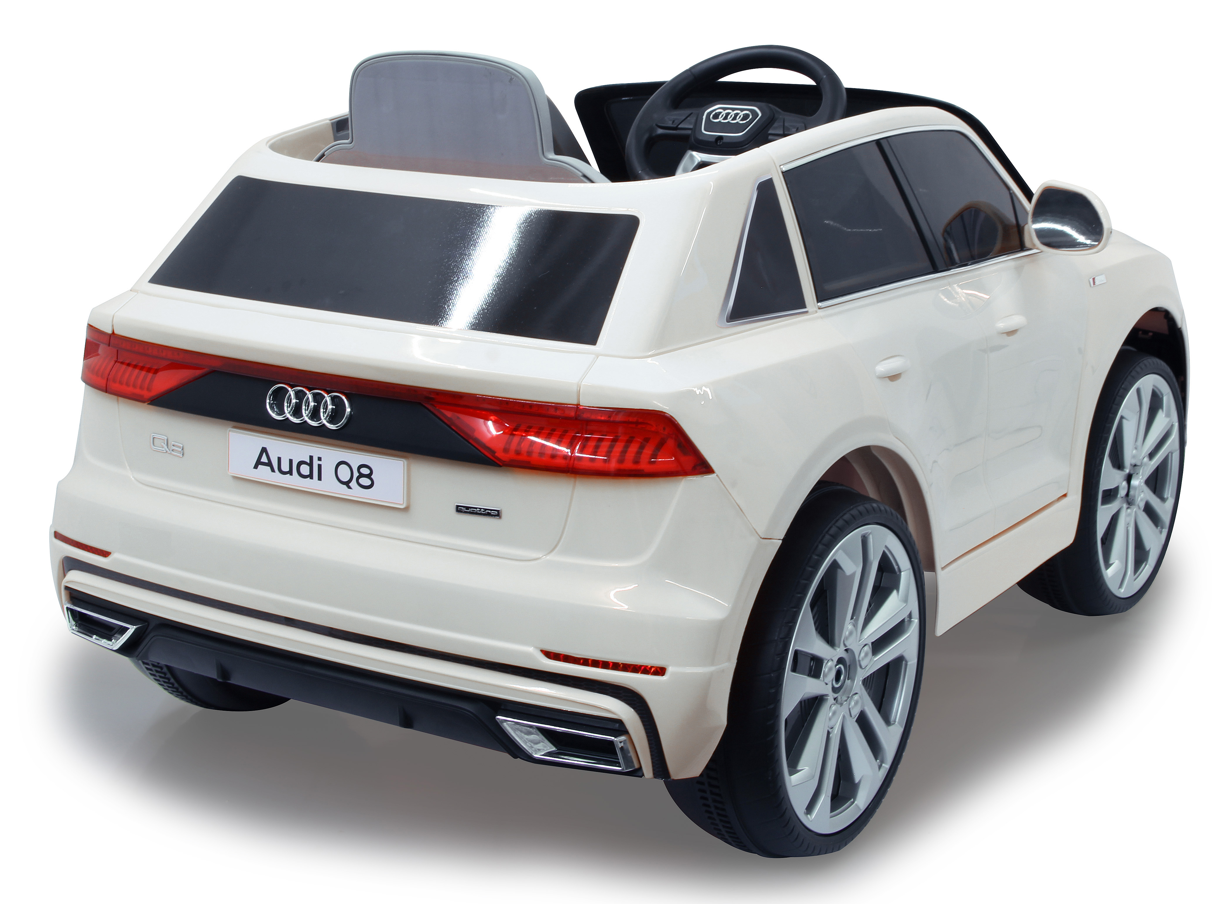 Weißes Audi Q8-Spielzeugauto, Rückansicht. Zu den Merkmalen gehören schwarze Fenster, rote Rücklichter und silberne Räder auf weißem Hintergrund.