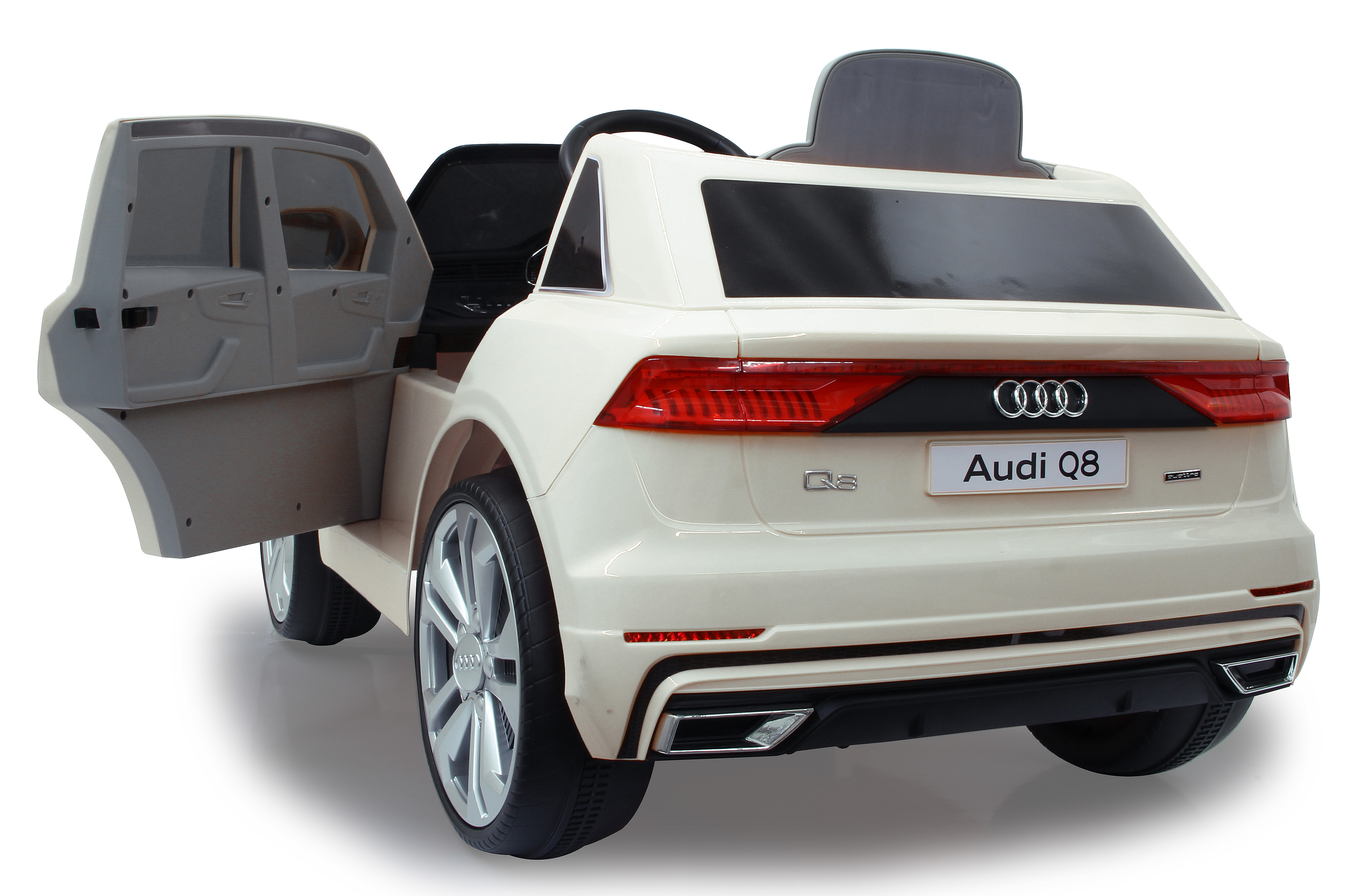 Weißes Audi Q8-Spielzeugauto mit offener Tür. Enthält silberne Räder, rote Rücklichter und ein schwarzes Dach.