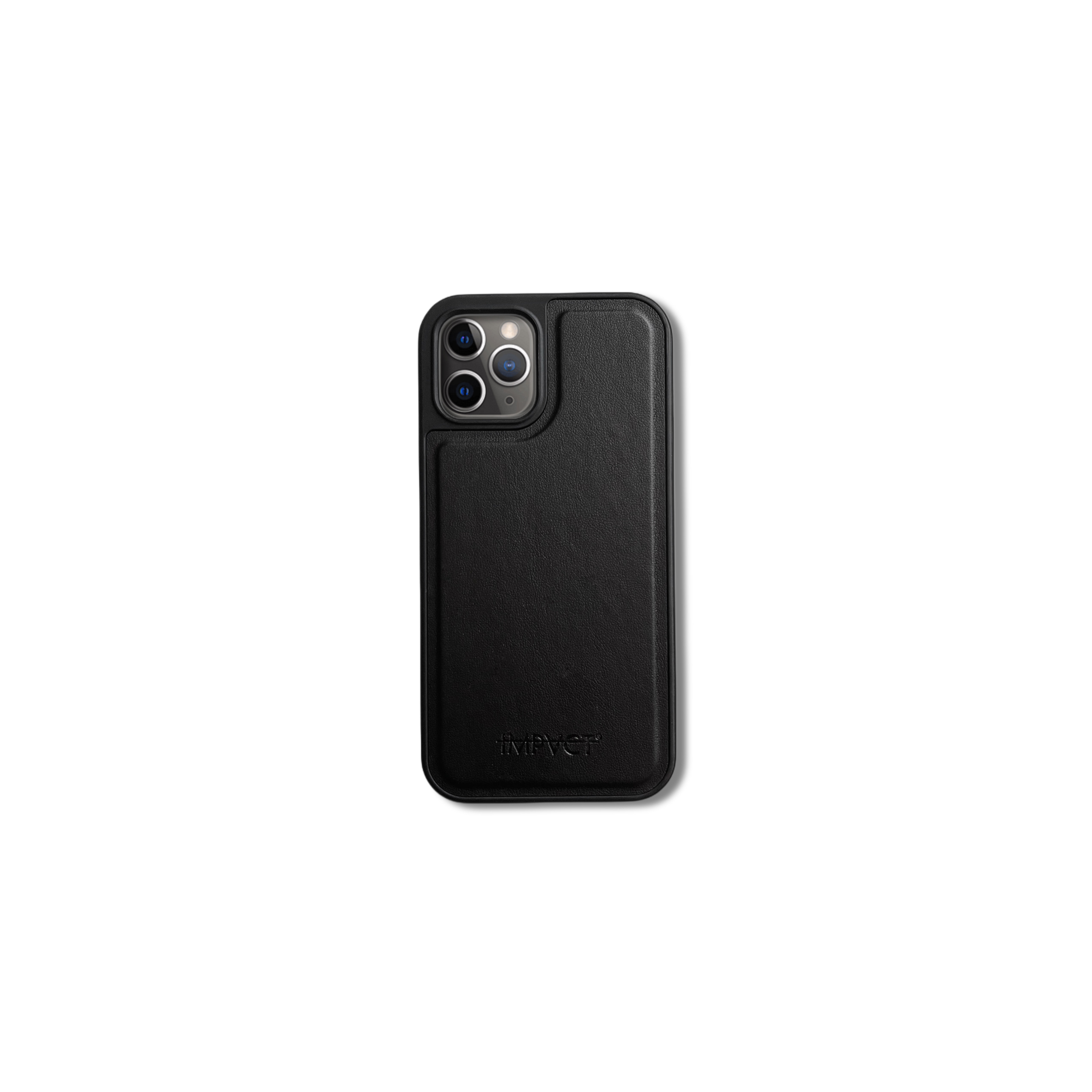 Una custodia nera per telefono con ritagli per la fotocamera. Ha il marchio IMPKT in basso, su sfondo bianco.