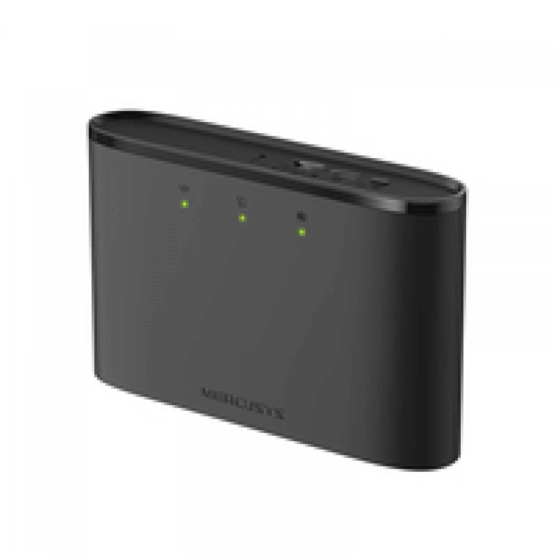 Un router Mercusys nero su sfondo bianco. Ha tre luci verdi e un pulsante di accensione.