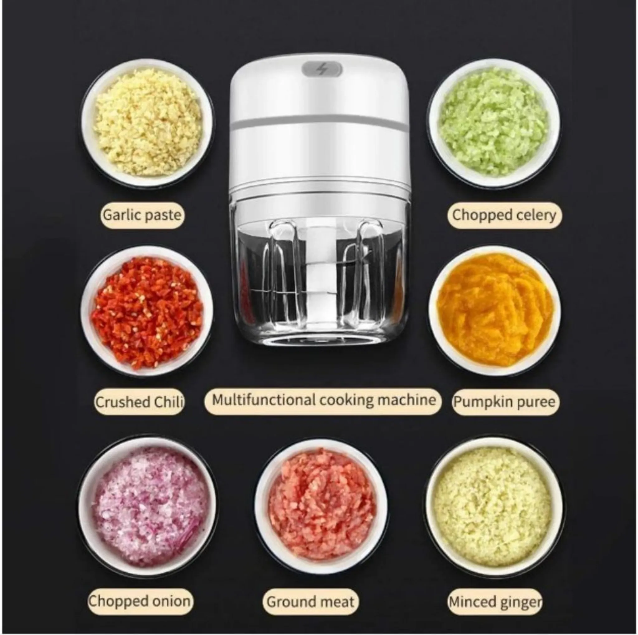 Eine multifunktionale Küchenmaschine mit Schalen voller Zutaten wie Knoblauchpaste, gehacktem Sellerie, Chili, Kürbispüree usw.