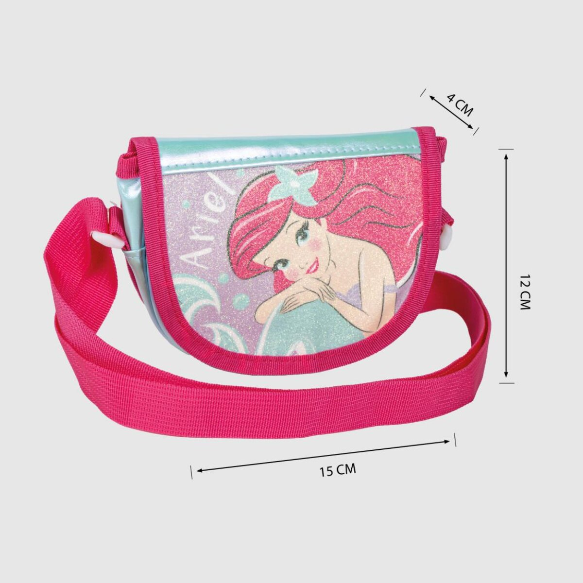 Ariel-Geldbörse mit pinkfarbenem Riemen. Die Geldbörse zeigt Ariels Bild. Die Abmessungen sind angegeben: 15 cm Breite, 12 cm Höhe und 4 cm Tiefe.