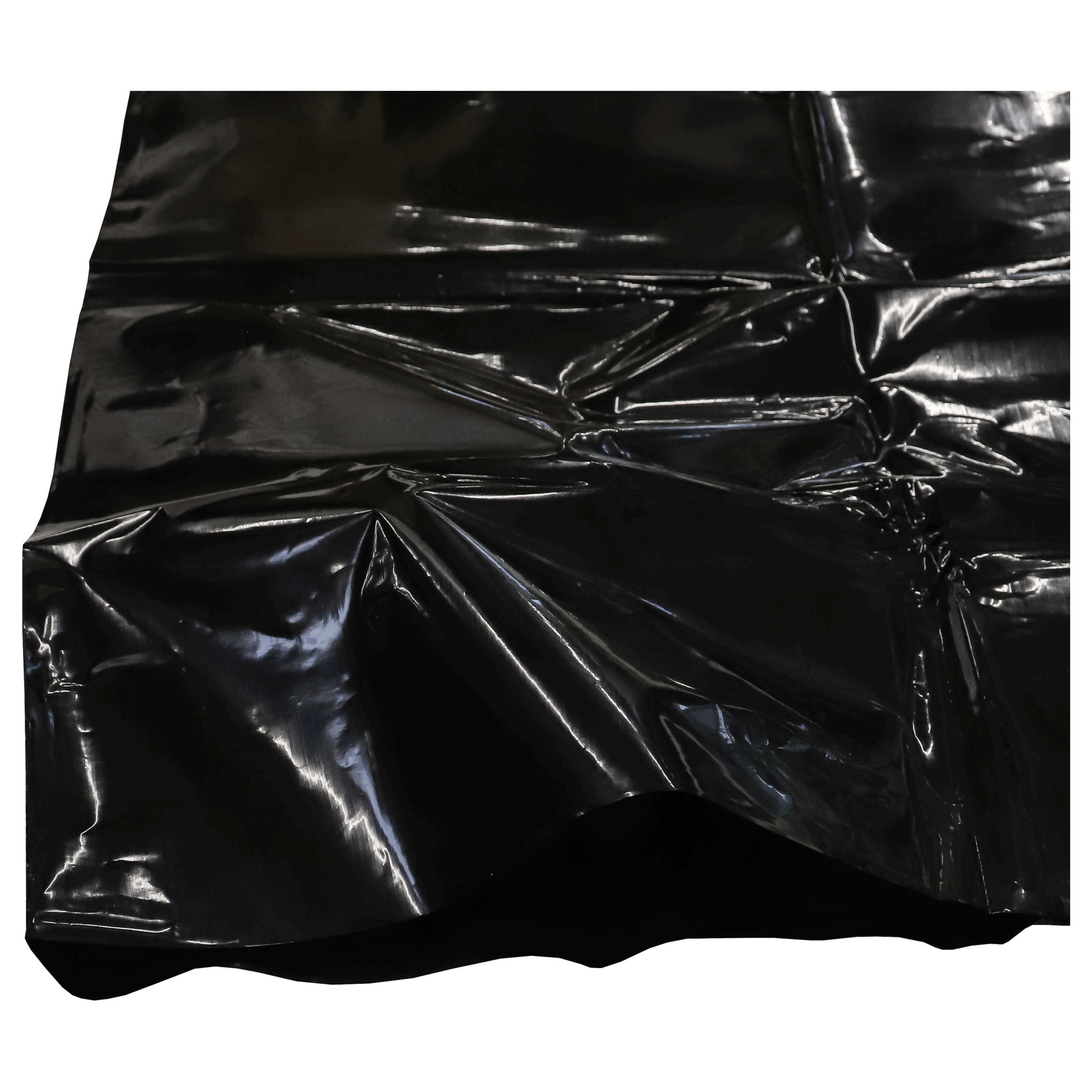 Nahaufnahme eines schwarzen, glänzenden, zerknitterten Materials, möglicherweise Kunststoff. Die Falten reflektieren Licht.