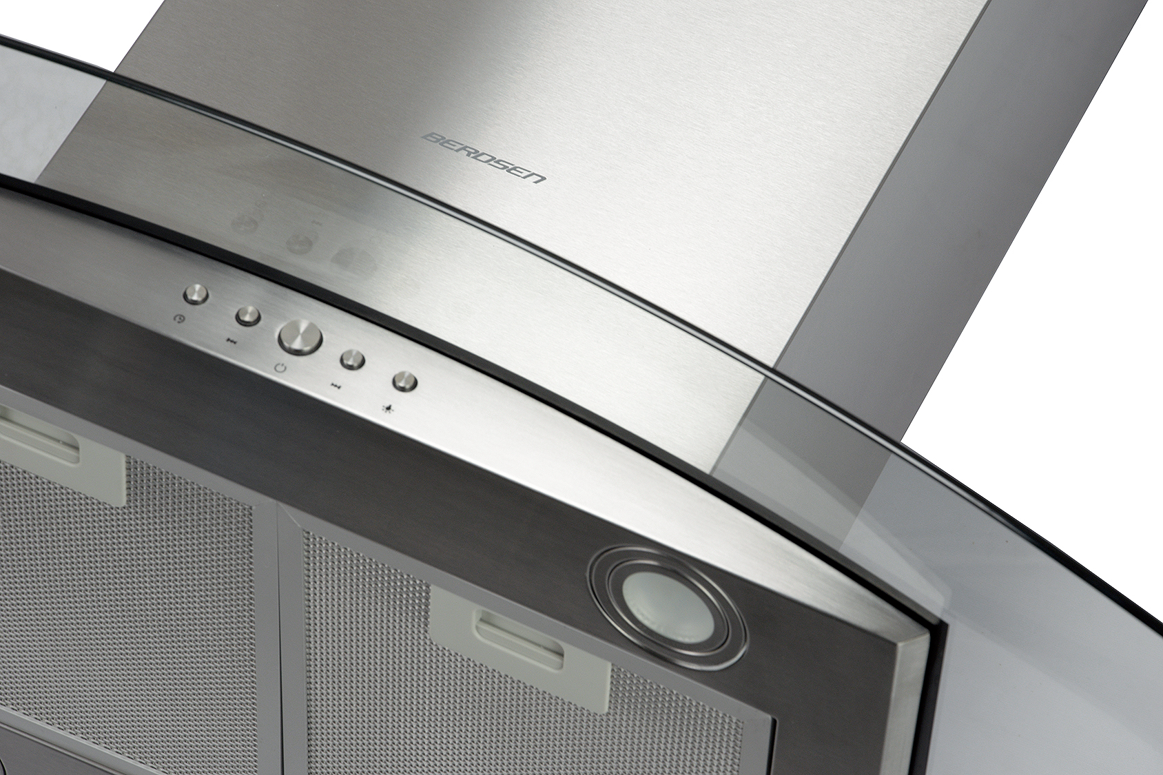 Zbliżenie na okap ze stali nierdzewnej. Posiada przyciski sterowania, szklany panel i metalowy filtr siatkowy. Marka to 'BEROSEN'.