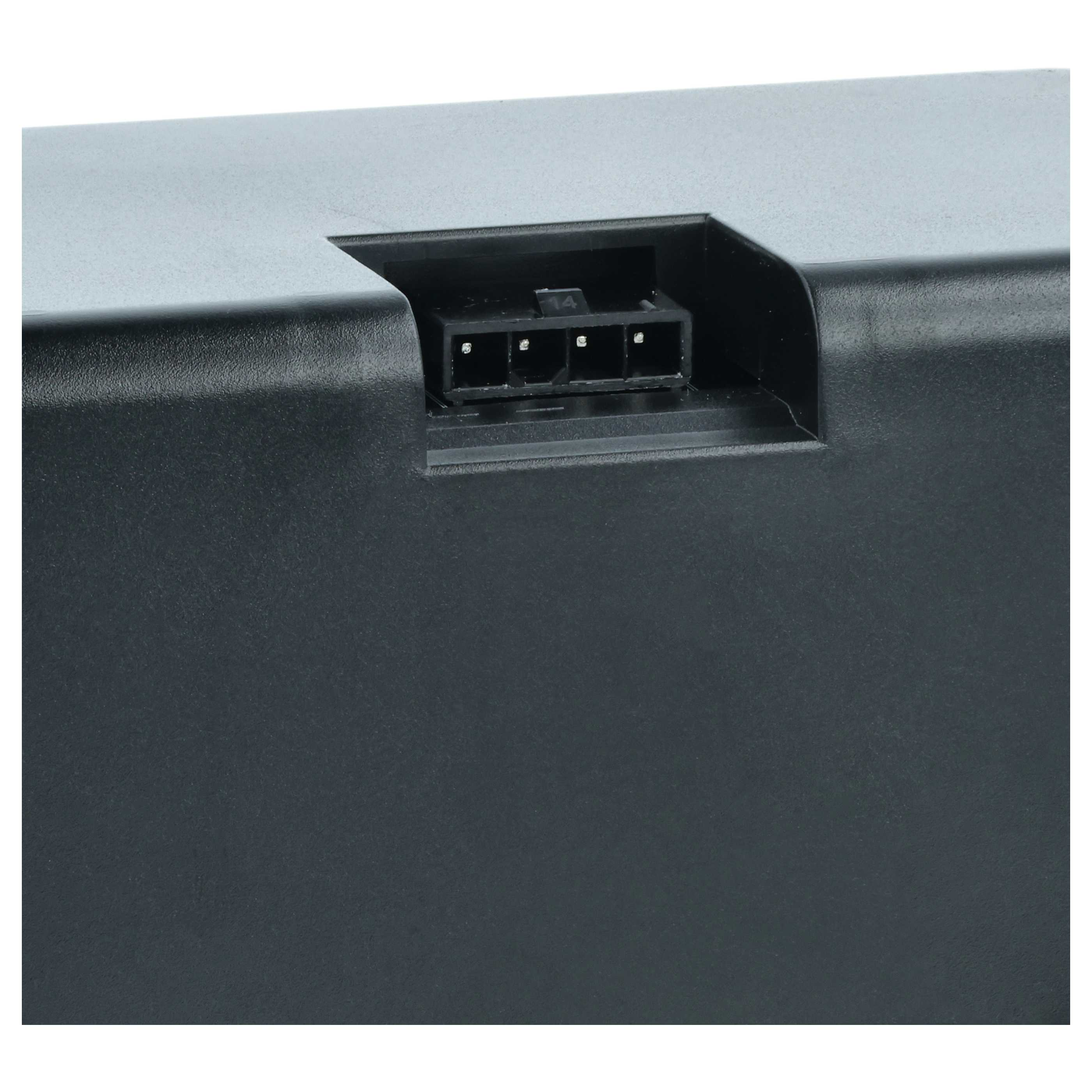Nahaufnahme einer schwarzen Kunststoffkomponente mit einem rechteckigen Stecker. Der Stecker hat vier Löcher, die Zahl 14 ist sichtbar.