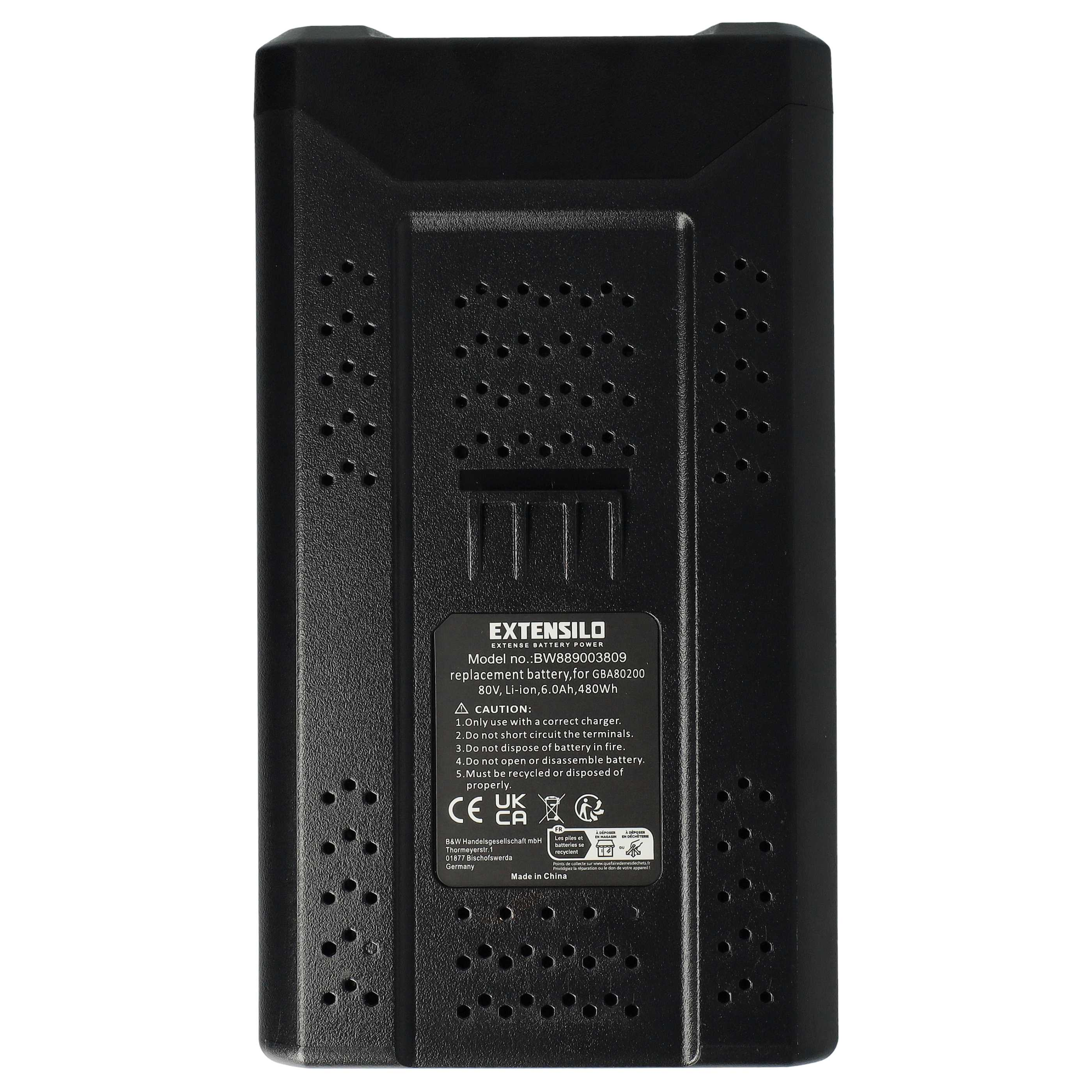 Schwarze Batterie mit Text und Symbolen. Sie hat ein Gittermuster und ein Warnetikett mit Sicherheitsinformationen.