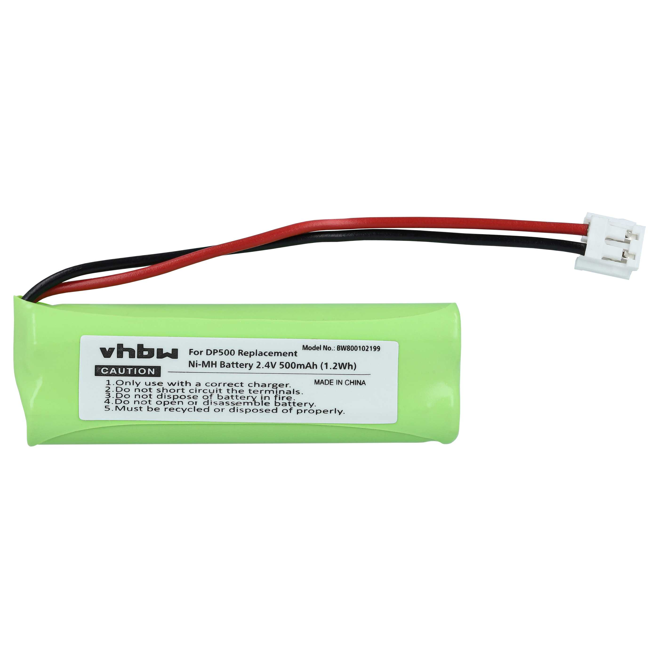 Eine grüne Batterie mit roten und schwarzen Drähten, einem weißen Stecker und einem Warnhinweis mit Anweisungen. Der Hintergrund ist weiß.